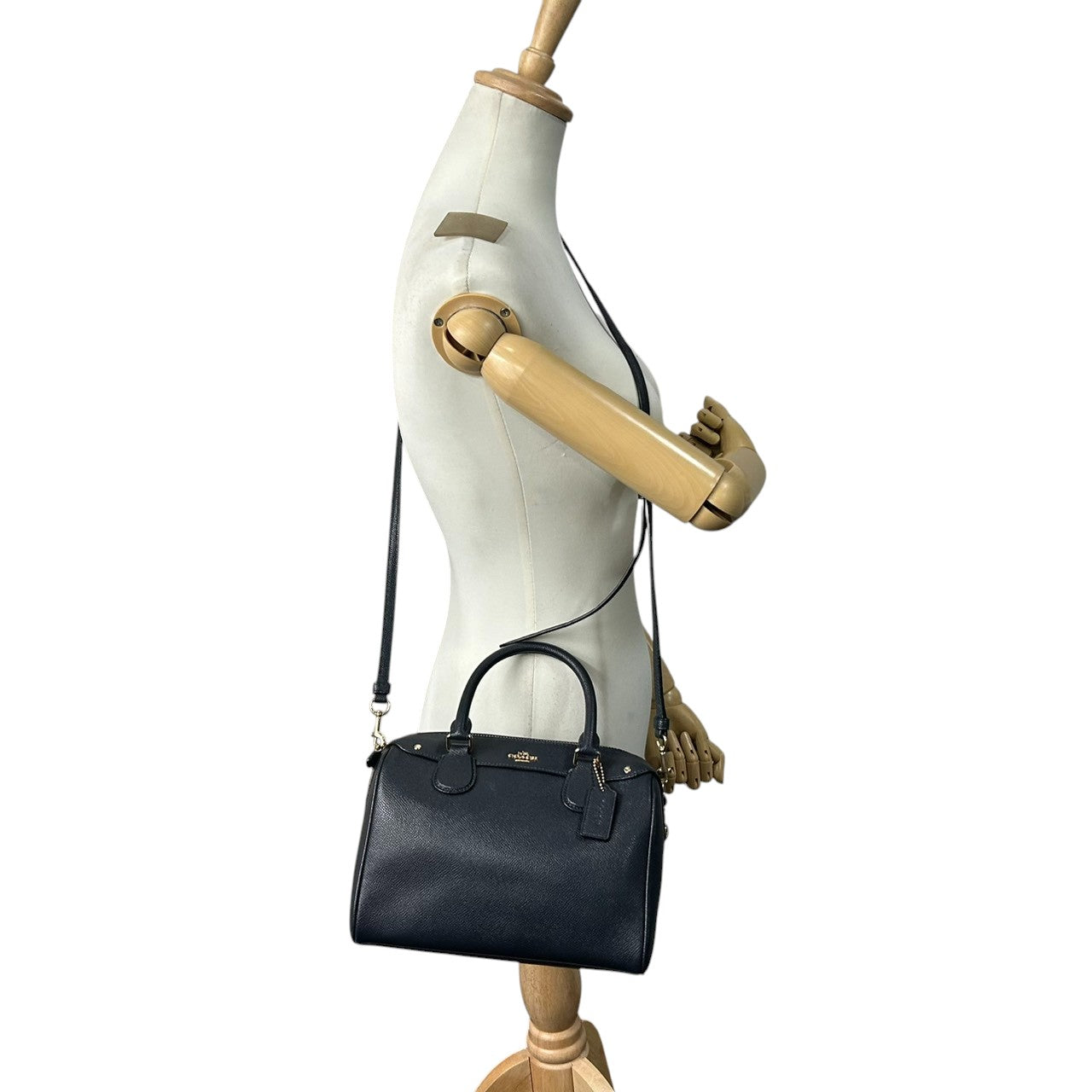 美品 コーチ COACH ミニ ベネット サッチェル 2WAY ショルダーバッグ ハンドバッグ ミニボストン F57521 クロスグレインレザー 本革 ネイビー 紺 ミッドナイト ゴールド金具 斜め掛け クロスボディ レディース 通勤 通学 E6