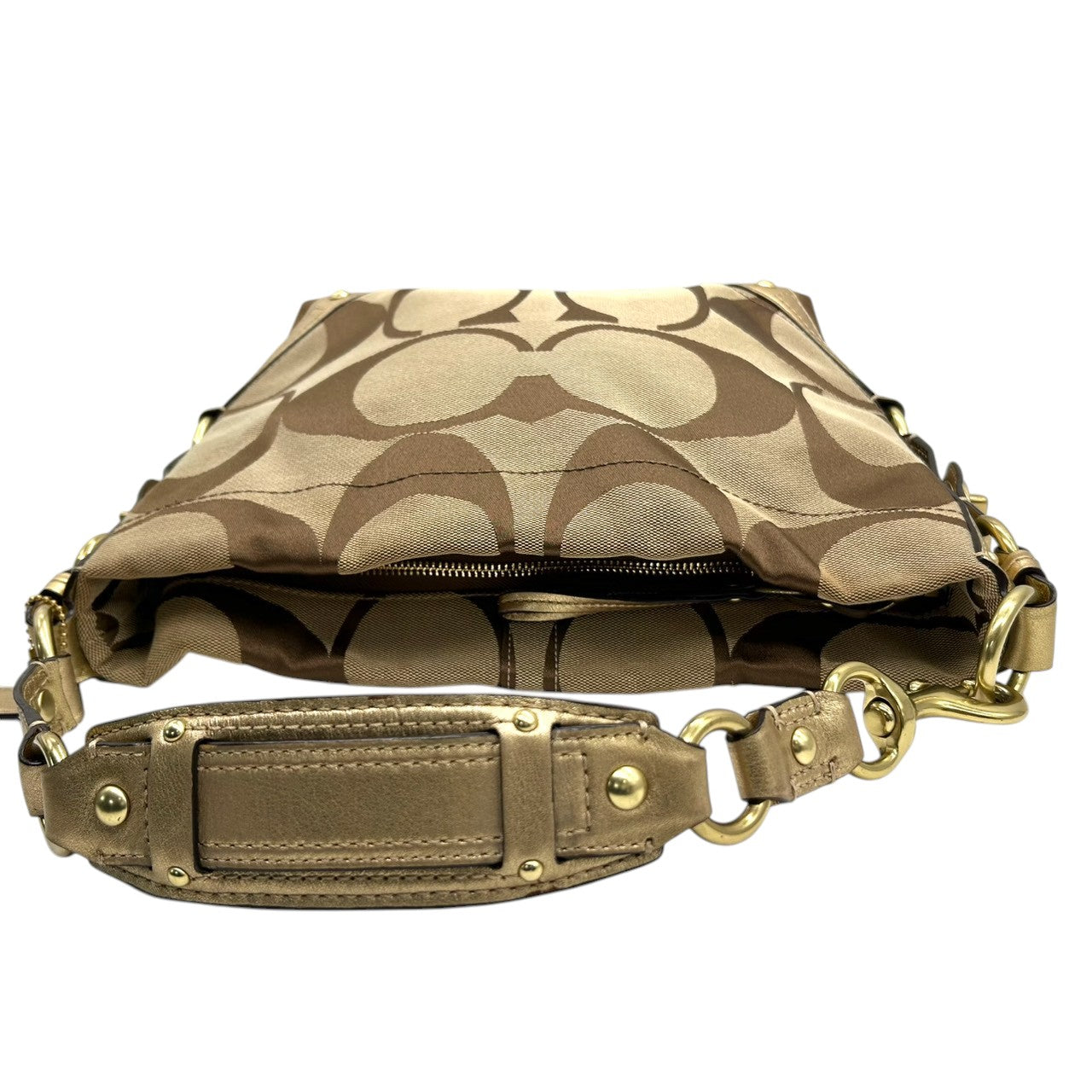 【美品】コーチ COACH ゾーイ ショルダーバッグ ハンドバッグ ホーボーバッグ 肩掛け シグネチャー オプアート キャンバス メタリックレザー ゴールド ベージュ レディース チャーム付 軽量 大容量 エレガント フェミニン デート お出かけ 総柄 E6