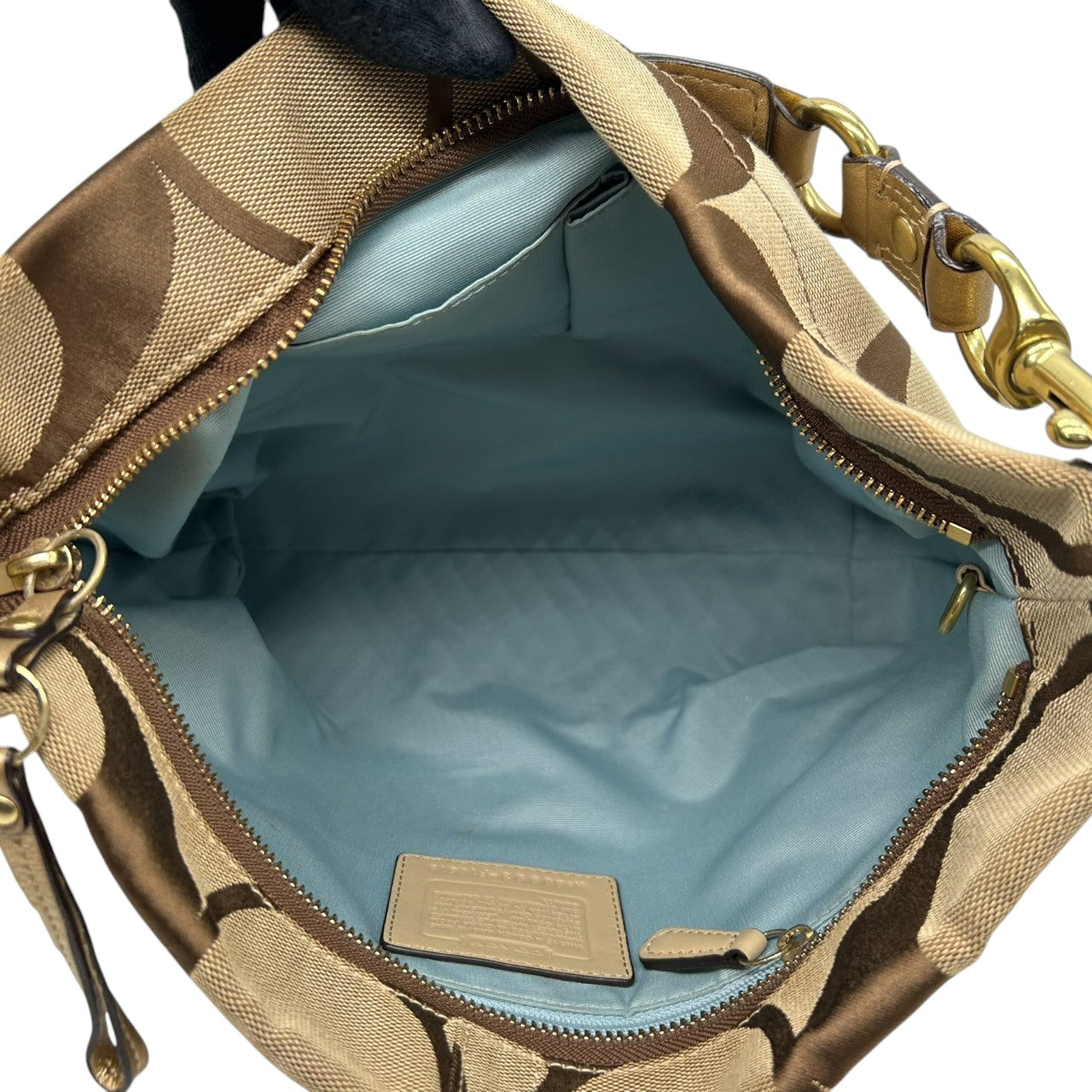 【美品】コーチ COACH ゾーイ ショルダーバッグ ハンドバッグ ホーボーバッグ 肩掛け シグネチャー オプアート キャンバス メタリックレザー ゴールド ベージュ レディース チャーム付 軽量 大容量 エレガント フェミニン デート お出かけ 総柄 E6