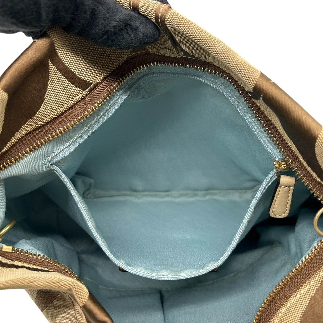 【美品】コーチ COACH ゾーイ ショルダーバッグ ハンドバッグ ホーボーバッグ 肩掛け シグネチャー オプアート キャンバス メタリックレザー ゴールド ベージュ レディース チャーム付 軽量 大容量 エレガント フェミニン デート お出かけ 総柄 E6