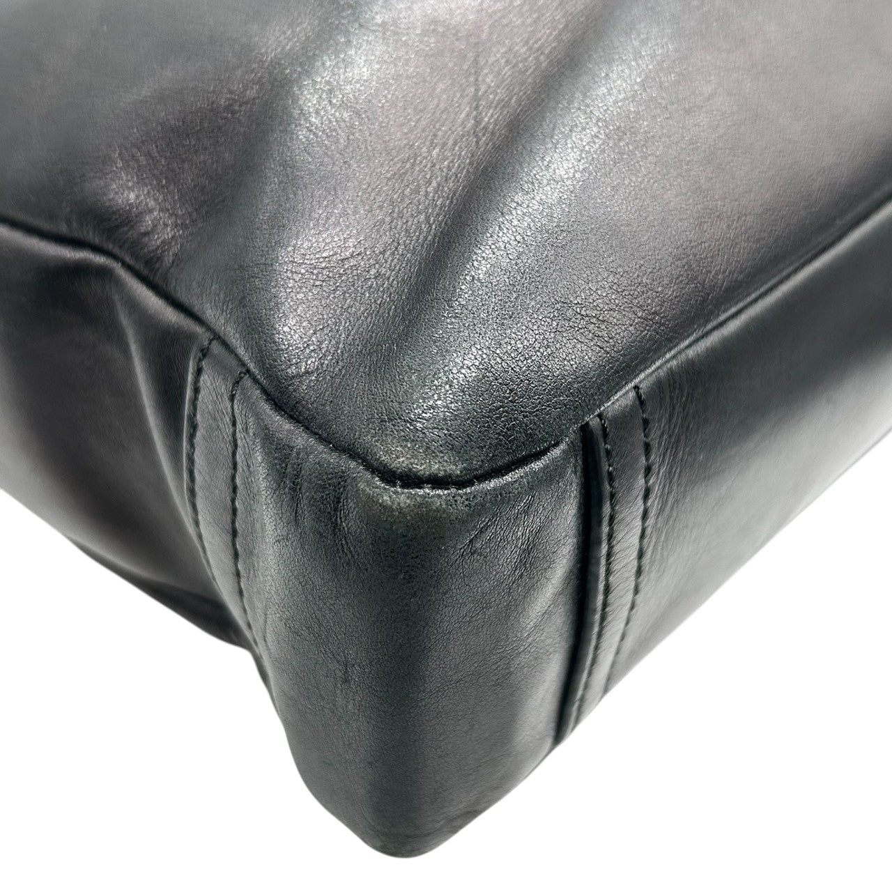 【極 美品】コーチ COACH ビジネスバッグ ブリーフケース 2WAY ショルダーバッグ レザー 本革 ブラック 黒 A4収納可 PC収納 大容量 書類鞄 メンズ 紳士 リクルート オフィス フォーマル シンプル チャーム付き 肩掛け 斜め掛け x2