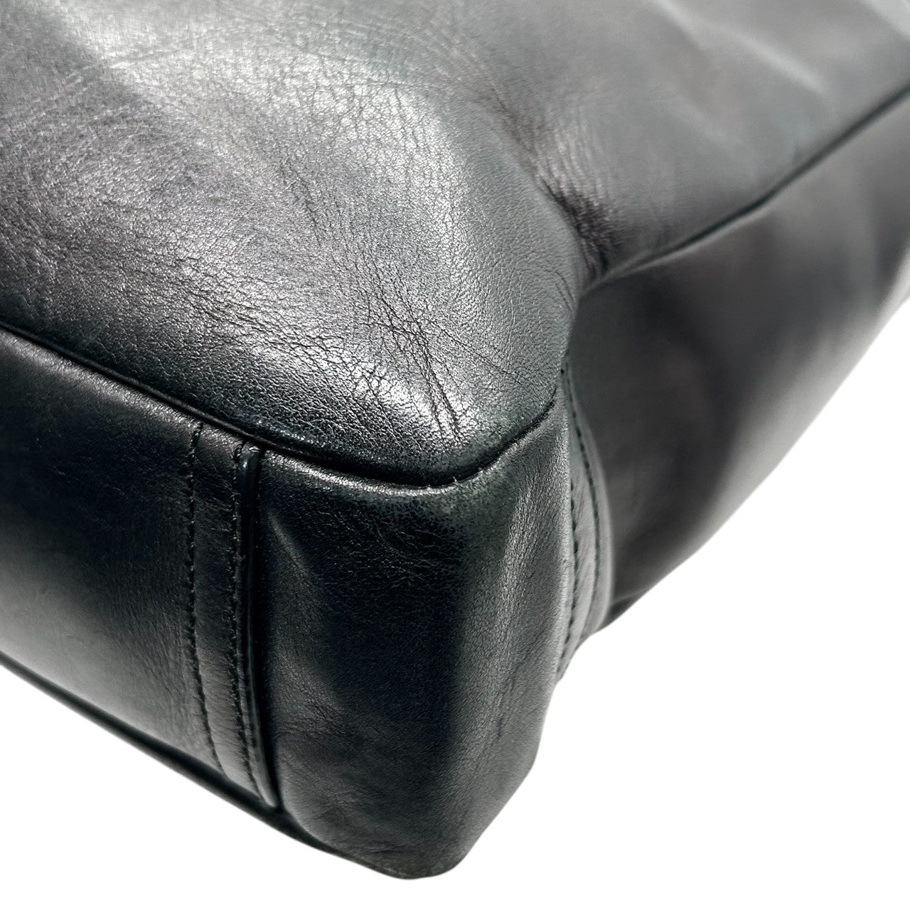 【極 美品】コーチ COACH ビジネスバッグ ブリーフケース 2WAY ショルダーバッグ レザー 本革 ブラック 黒 A4収納可 PC収納 大容量 書類鞄 メンズ 紳士 リクルート オフィス フォーマル シンプル チャーム付き 肩掛け 斜め掛け x2