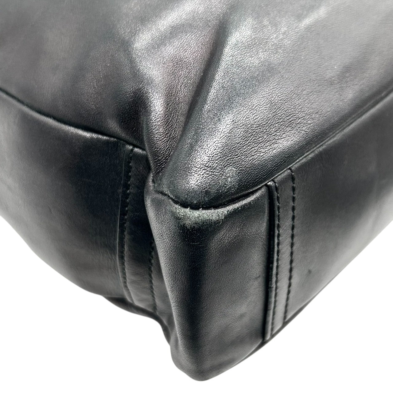 【極 美品】コーチ COACH ビジネスバッグ ブリーフケース 2WAY ショルダーバッグ レザー 本革 ブラック 黒 A4収納可 PC収納 大容量 書類鞄 メンズ 紳士 リクルート オフィス フォーマル シンプル チャーム付き 肩掛け 斜め掛け x2