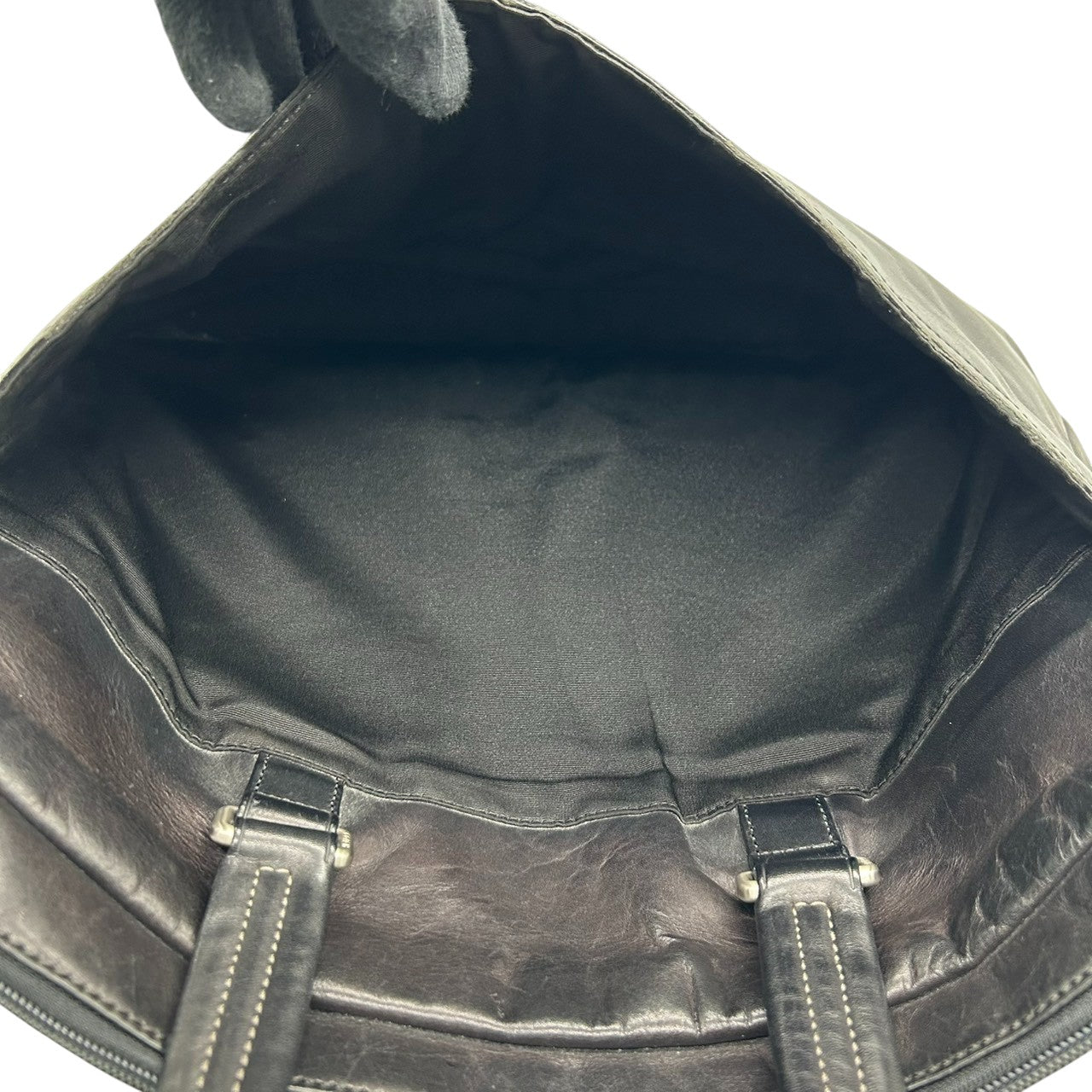 【極 美品】コーチ COACH ビジネスバッグ ブリーフケース 2WAY ショルダーバッグ レザー 本革 ブラック 黒 A4収納可 PC収納 大容量 書類鞄 メンズ 紳士 リクルート オフィス フォーマル シンプル チャーム付き 肩掛け 斜め掛け x2