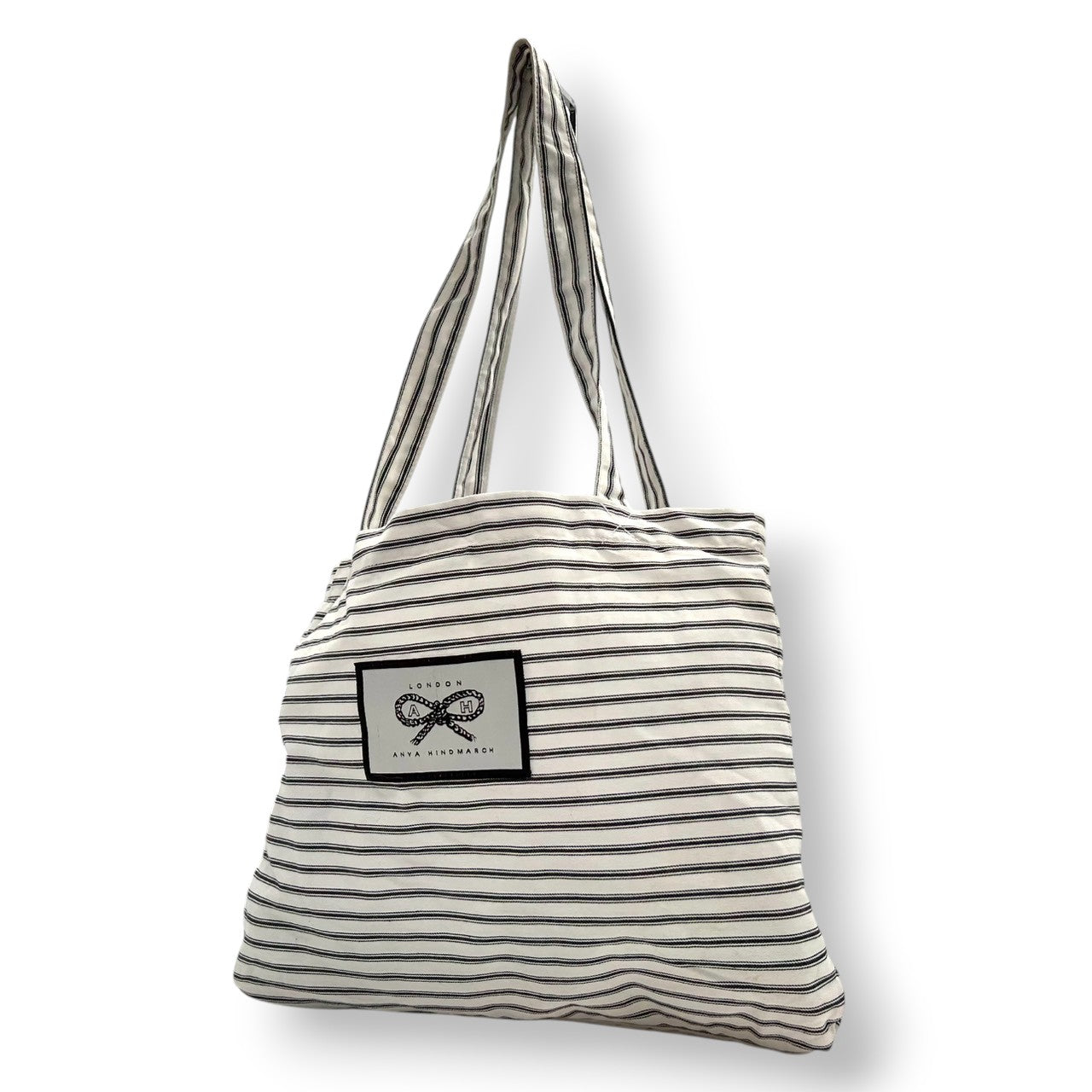 【美品】アニヤハインドマーチ ANYA HINDMARCH トートバッグ エコバッグ ショッピングバッグ 肩掛け A4収納可 キャンバス コットン ストライプ ボーダー アイボリー ブラック リボン ロゴ 刺繍 ロンドン レディース 軽量 薄型 スリム E8