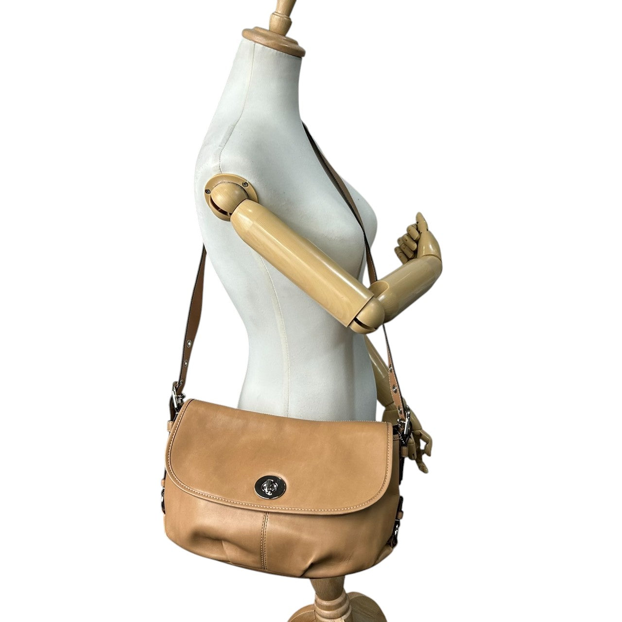 コーチ COACH ソーホー SOHO F15170 ショルダーバッグ ハンドバッグ 2WAY 斜め掛け可 レザー 本革 キャメル ブラウン ターンロック フラップ レディース 肩掛け クロスボディ 鞄 カバン 通勤 通学 E8