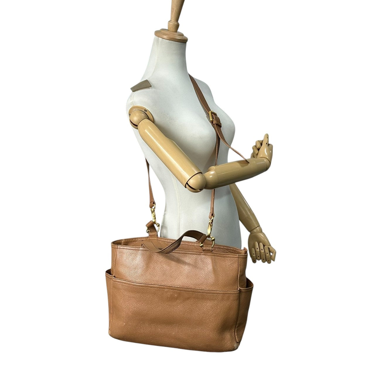 フルラ FURLA トートバッグ ハンドバッグ ショルダーバッグ 2WAY 斜め掛け可 レザー 本革 シボ革 ベージュ キャメル ライトブラウン シンプル ゴールド金具 ロゴ レディース 肩掛け クロスボディ 大容量 通勤 通学 鞄 カバン s99