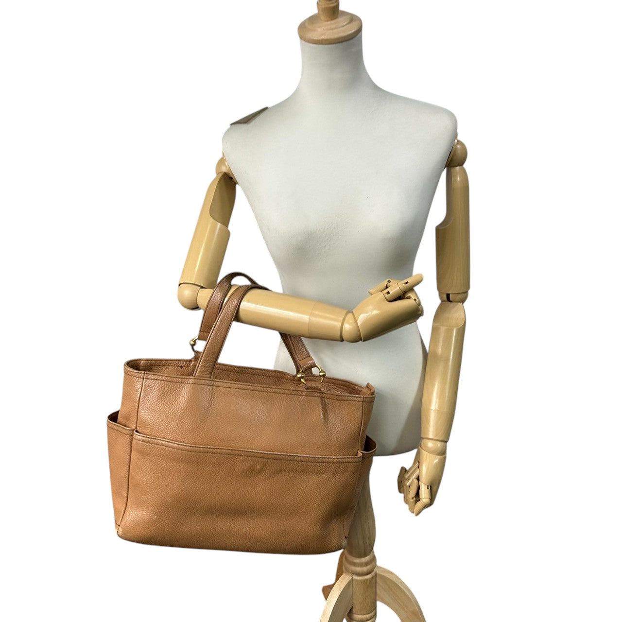 フルラ FURLA トートバッグ ハンドバッグ ショルダーバッグ 2WAY 斜め掛け可 レザー 本革 シボ革 ベージュ キャメル ライトブラウン シンプル ゴールド金具 ロゴ レディース 肩掛け クロスボディ 大容量 通勤 通学 鞄 カバン s99