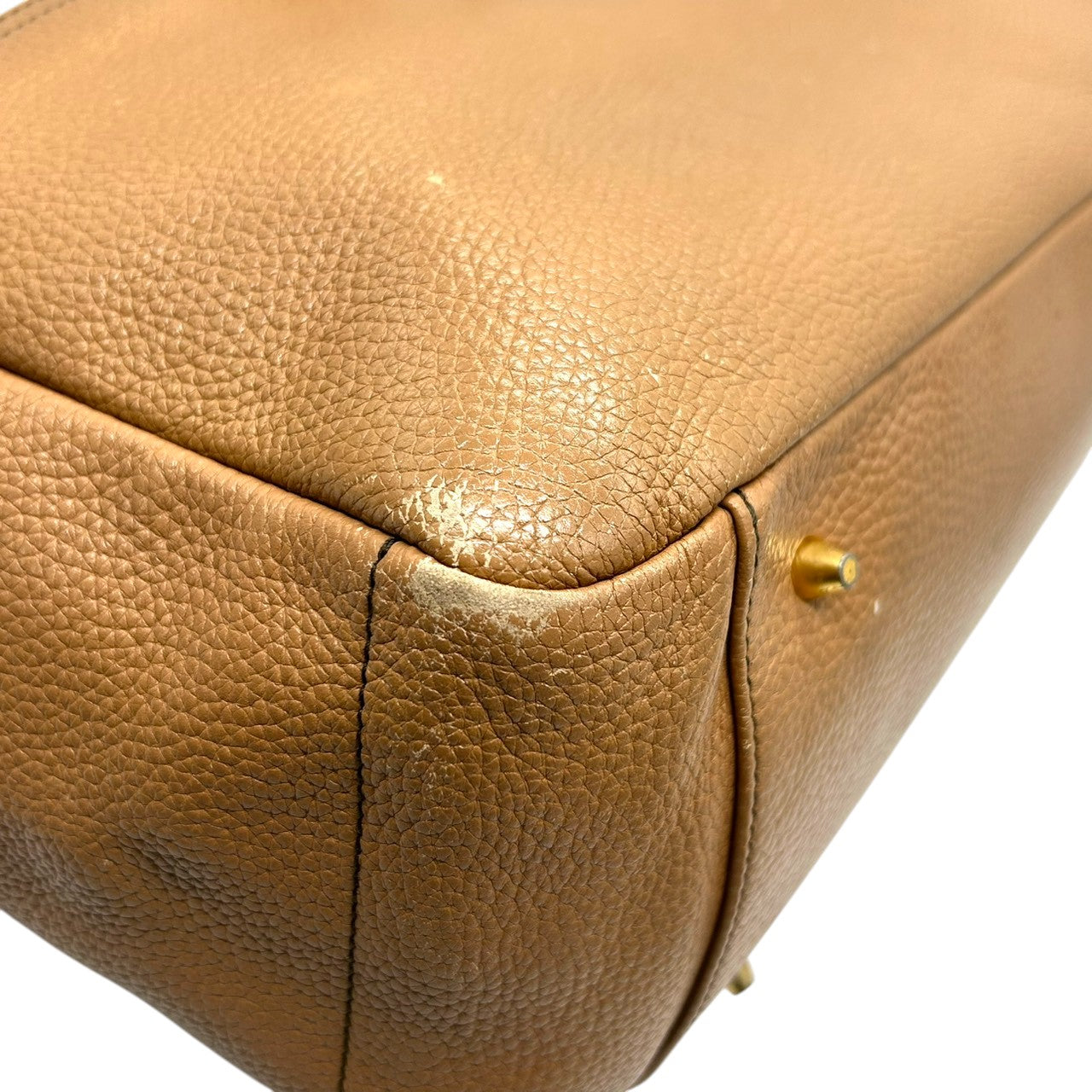 フルラ FURLA トートバッグ ハンドバッグ ショルダーバッグ 2WAY 斜め掛け可 レザー 本革 シボ革 ベージュ キャメル ライトブラウン シンプル ゴールド金具 ロゴ レディース 肩掛け クロスボディ 大容量 通勤 通学 鞄 カバン s99