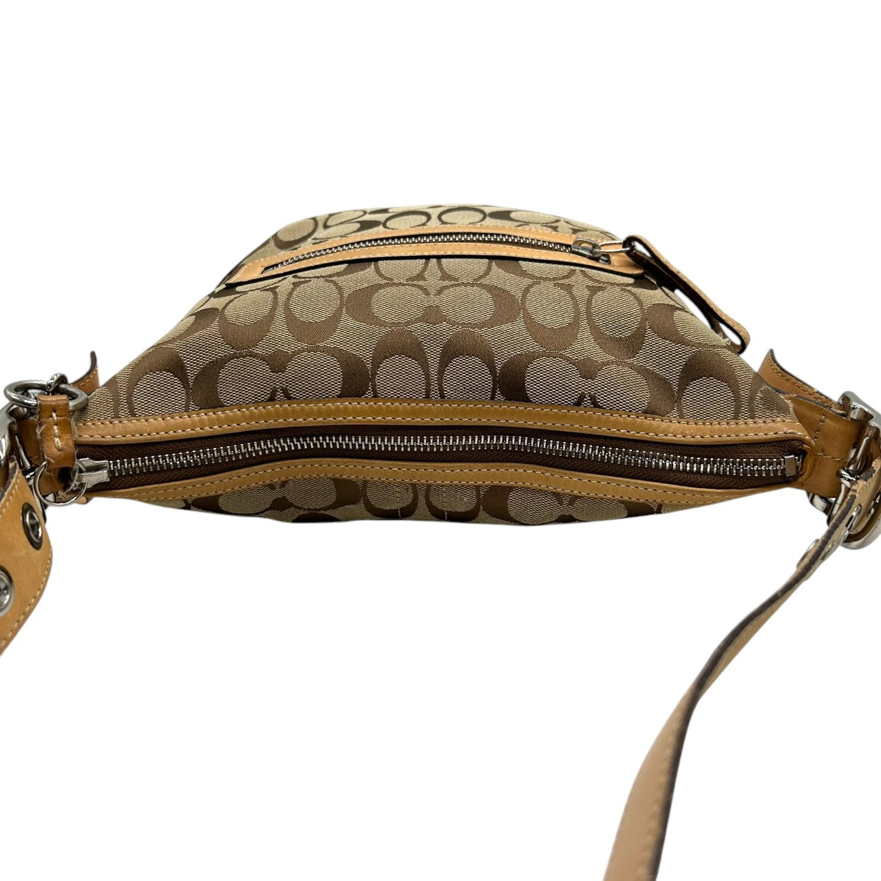 コーチ COACH シグネチャー ショルダーバッグ 9362 斜め掛け可 クロスボディ キャンバス レザー 本革 ベージュ ブラウン 茶 タッセル チャーム付 レディース 肩掛け ポシェット カジュアル 軽量 旅行 鞄 カバン s85