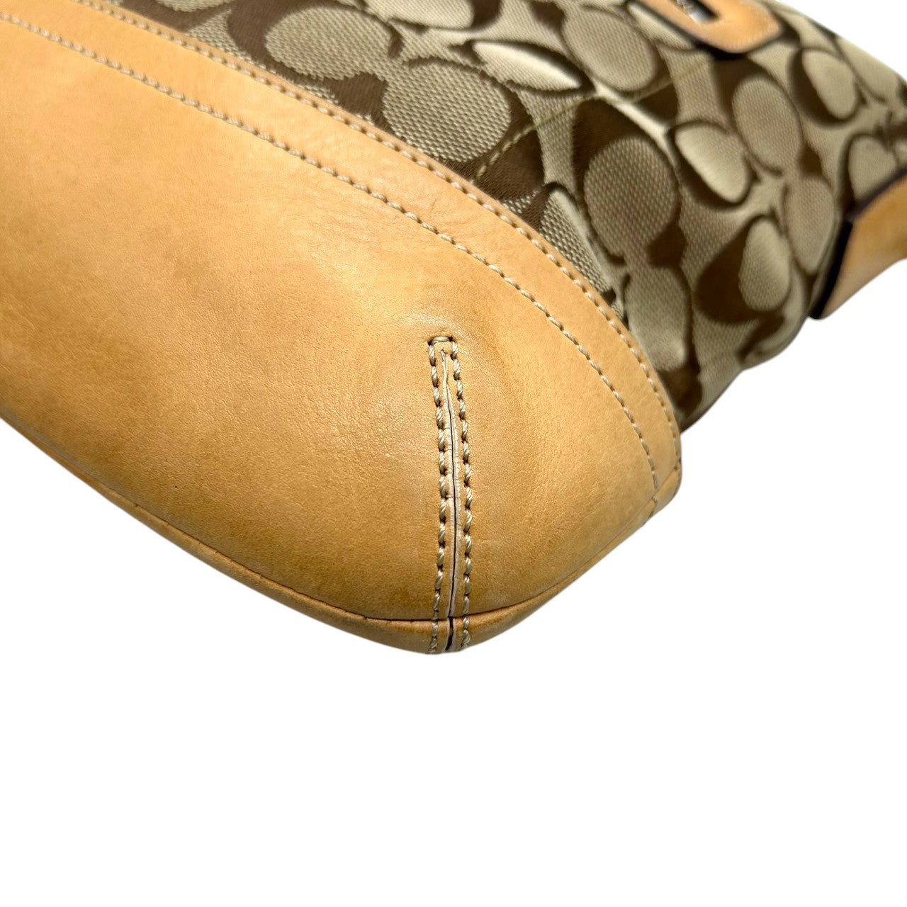 コーチ COACH シグネチャー ショルダーバッグ 9362 斜め掛け可 クロスボディ キャンバス レザー 本革 ベージュ ブラウン 茶 タッセル チャーム付 レディース 肩掛け ポシェット カジュアル 軽量 旅行 鞄 カバン s85