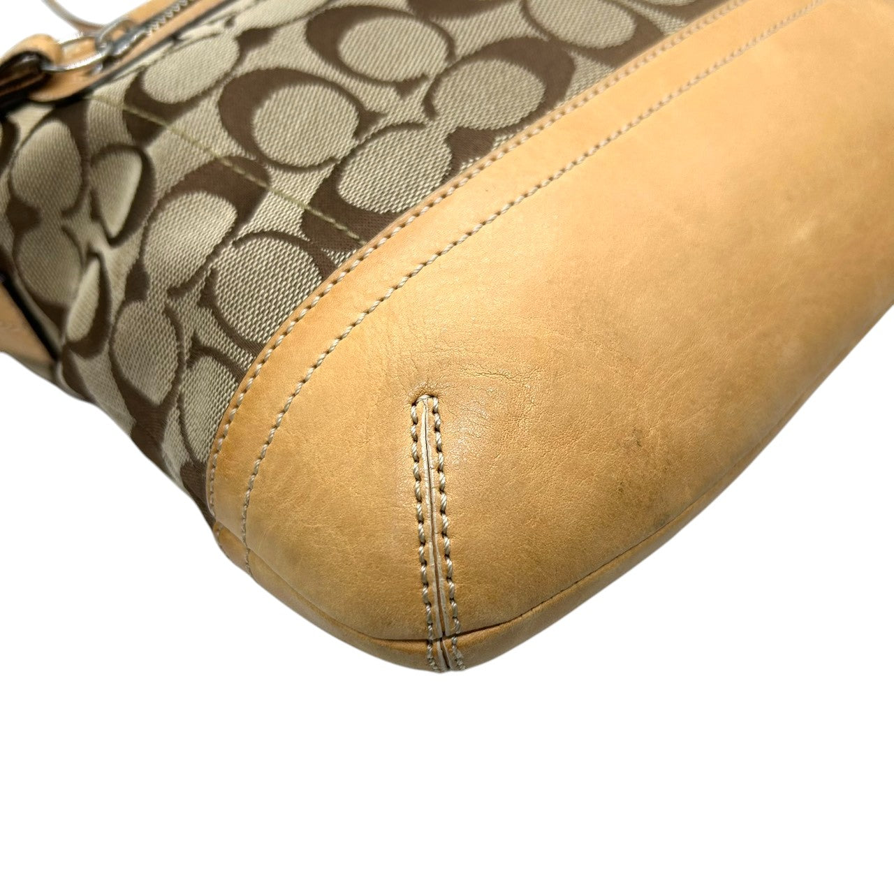 コーチ COACH シグネチャー ショルダーバッグ 9362 斜め掛け可 クロスボディ キャンバス レザー 本革 ベージュ ブラウン 茶 タッセル チャーム付 レディース 肩掛け ポシェット カジュアル 軽量 旅行 鞄 カバン s85