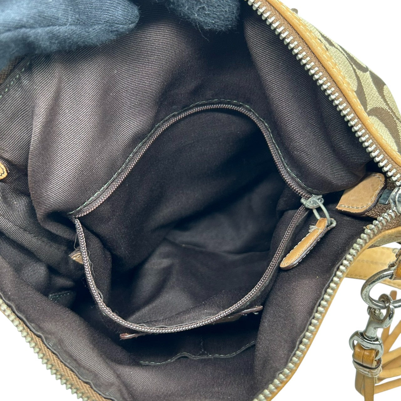 コーチ COACH シグネチャー ショルダーバッグ 9362 斜め掛け可 クロスボディ キャンバス レザー 本革 ベージュ ブラウン 茶 タッセル チャーム付 レディース 肩掛け ポシェット カジュアル 軽量 旅行 鞄 カバン s85