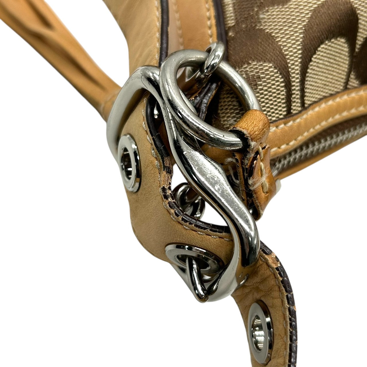 コーチ COACH シグネチャー ショルダーバッグ 9362 斜め掛け可 クロスボディ キャンバス レザー 本革 ベージュ ブラウン 茶 タッセル チャーム付 レディース 肩掛け ポシェット カジュアル 軽量 旅行 鞄 カバン s85