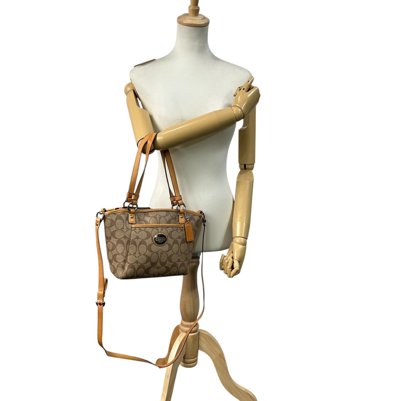 美品 コーチ COACH シグネチャー F20561 2WAY トートバッグ ショルダーバッグ ハンドバッグ 斜め掛け可 PVC レザー 本革 ベージュ ブラウン 茶 ロゴプレート レディース 軽量 撥水 肩掛け キャリーオール 鞄 カバン 通勤 通学 s85