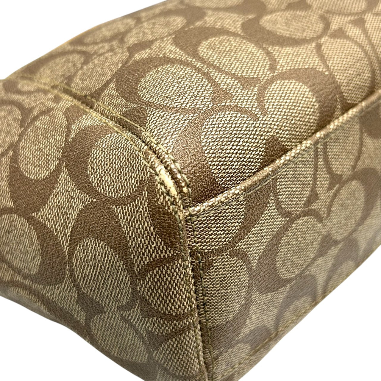 美品 コーチ COACH シグネチャー F20561 2WAY トートバッグ ショルダーバッグ ハンドバッグ 斜め掛け可 PVC レザー 本革 ベージュ ブラウン 茶 ロゴプレート レディース 軽量 撥水 肩掛け キャリーオール 鞄 カバン 通勤 通学 s85