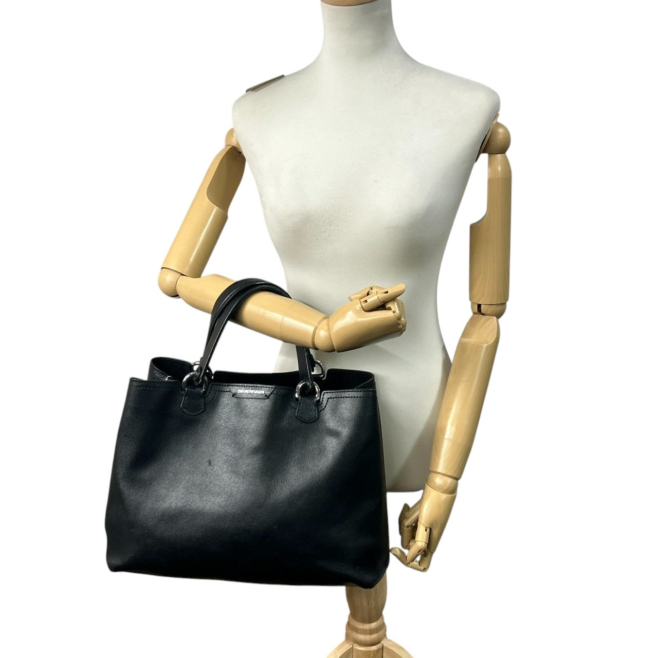 美品 エンポリオアルマーニ EMPORIO ARMANI トートバッグ ショルダーバッグ 2WAY 斜め掛け可 PVC サフィアーノ調 ブラック 黒 ロゴ A4収納可 自立可 ビジネス 通勤 通学 レディース 鞄 カバン 社外ストラップ s90