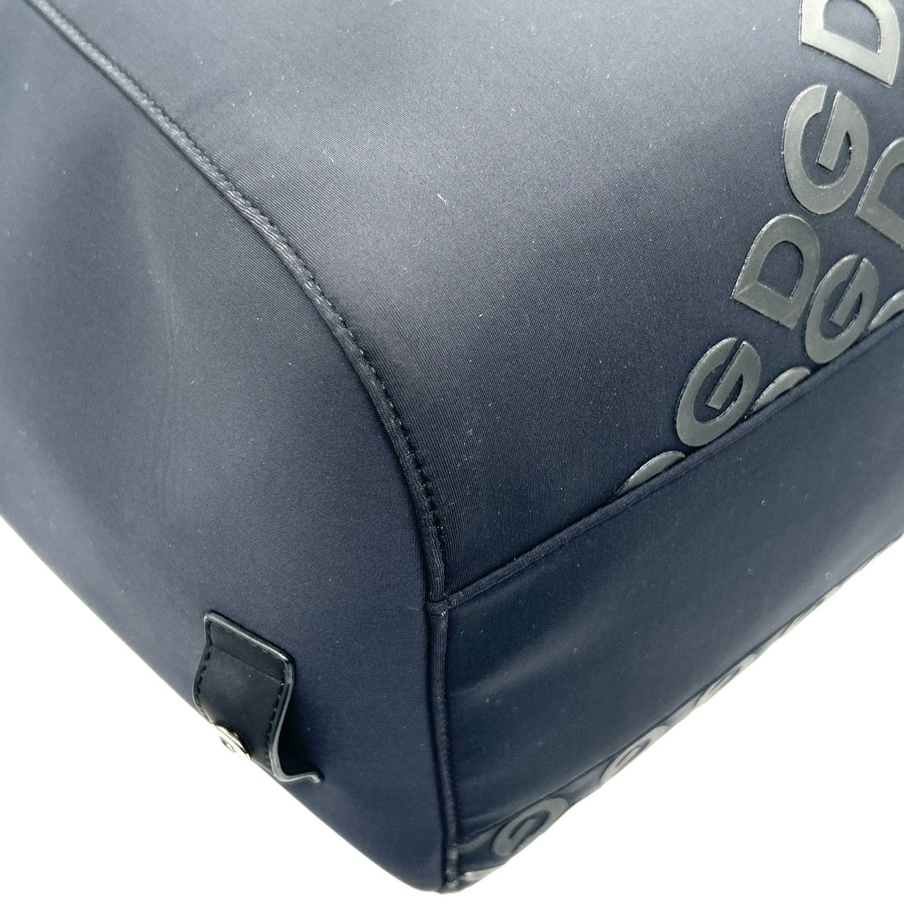 美品 ドルチェアンドガッバーナ Dolce & Gabbana トートバッグ ボストンバッグ 2WAY 斜め掛け可 ナイロン ブラック 黒 DGロゴ ラバーロゴ 大容量 旅行 トラベル ジム メンズ ユニセックス 肩掛け 鞄 カバン X3