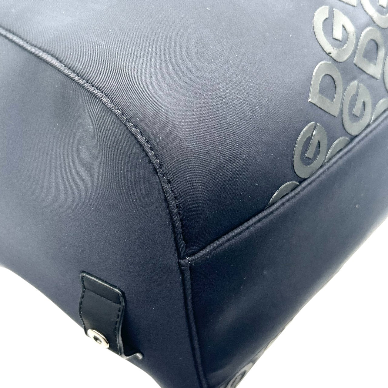 美品 ドルチェアンドガッバーナ Dolce & Gabbana トートバッグ ボストンバッグ 2WAY 斜め掛け可 ナイロン ブラック 黒 DGロゴ ラバーロゴ 大容量 旅行 トラベル ジム メンズ ユニセックス 肩掛け 鞄 カバン X3