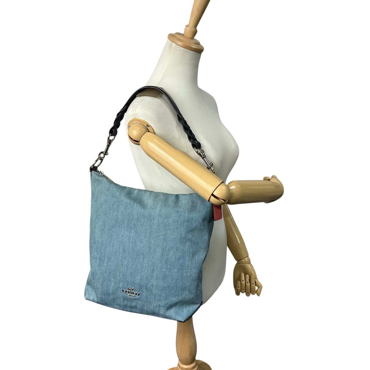 美品 コーチ COACH デニム 91452 ショルダーバッグ ハンドバッグ 2WAY 斜め掛け可 編み込みハンドル レザー 本革 ライトブルー ネイビー 紺 シルバー金具 馬車ロゴ レディース 肩掛け ワンショルダー A4収納可 軽量 鞄 カバン s57