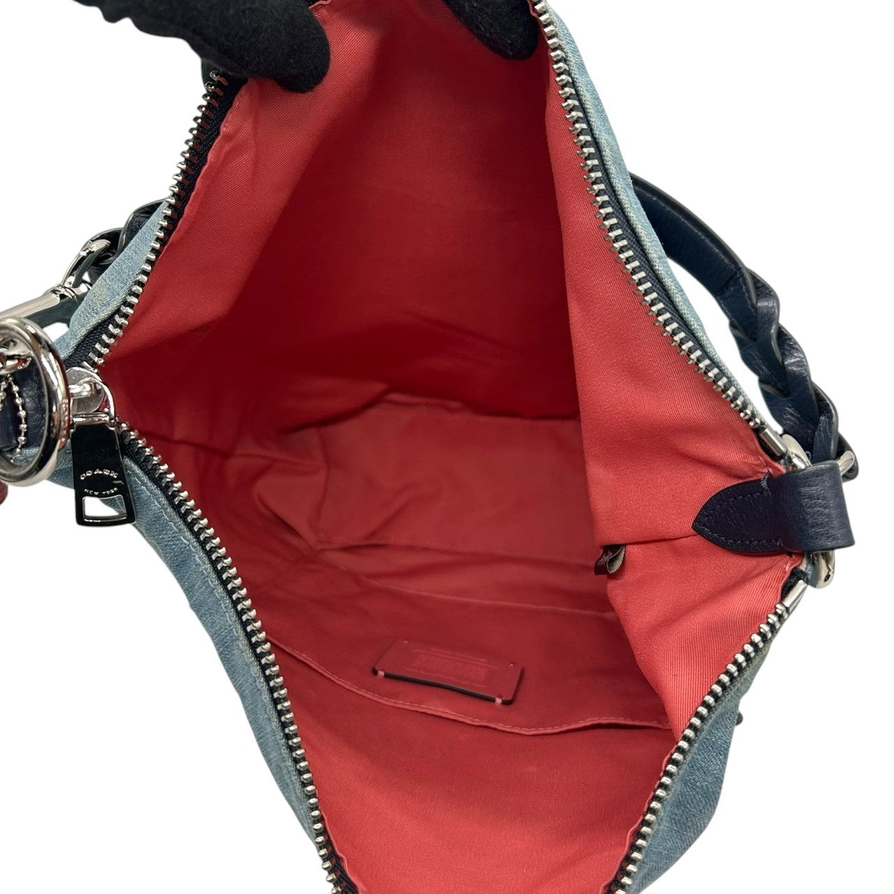 美品 コーチ COACH デニム 91452 ショルダーバッグ ハンドバッグ 2WAY 斜め掛け可 編み込みハンドル レザー 本革 ライトブルー ネイビー 紺 シルバー金具 馬車ロゴ レディース 肩掛け ワンショルダー A4収納可 軽量 鞄 カバン s57
