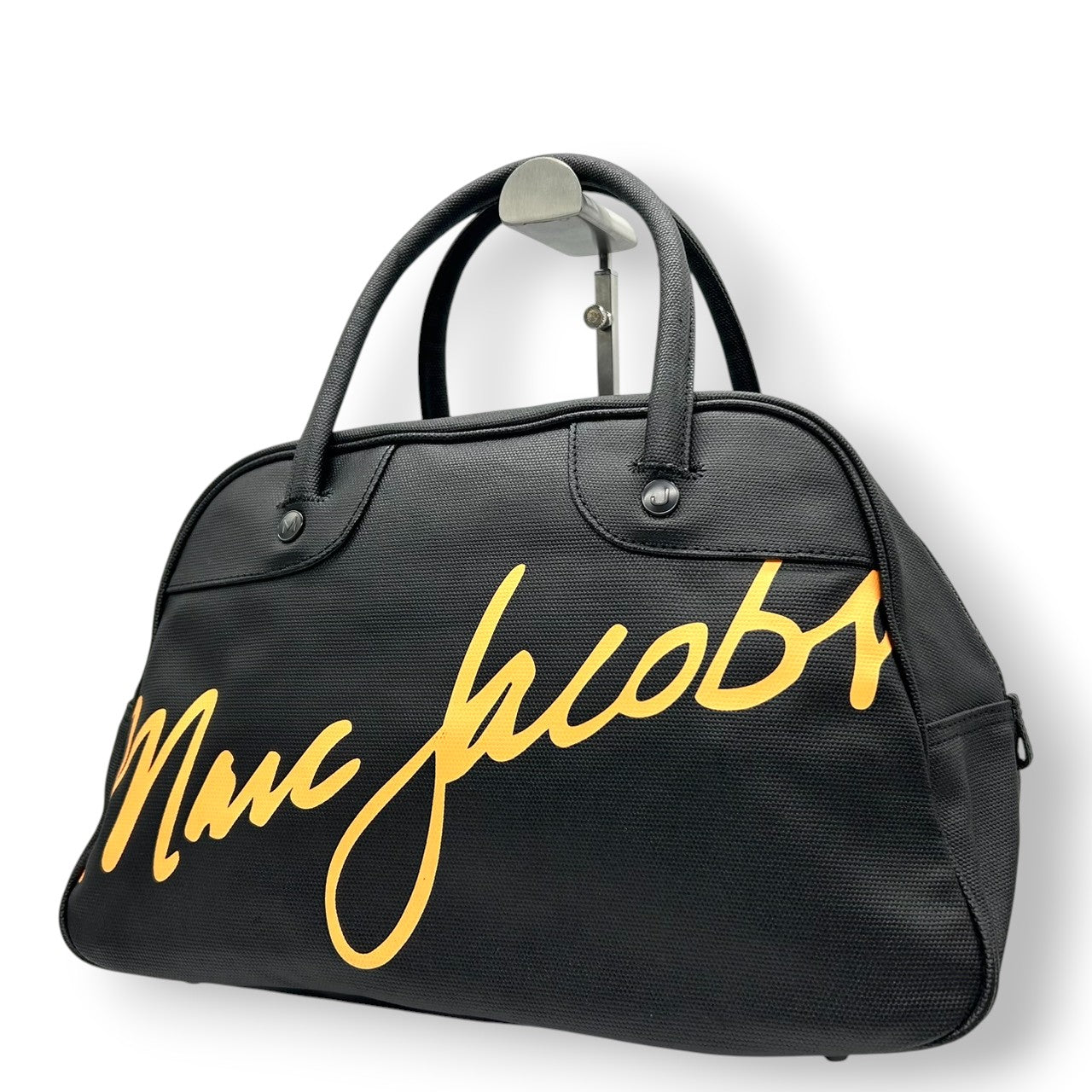 美品 マークバイマークジェイコブス MARC BY MARC JACOBS ハンドバッグ ミニボストンバッグ ナイロン ブラック 黒 イエロー 黄色 ビッグロゴ 筆記体 レディース 軽量 スポーティ カジュアル ジム ランチバッグ 鞄 カバン s57