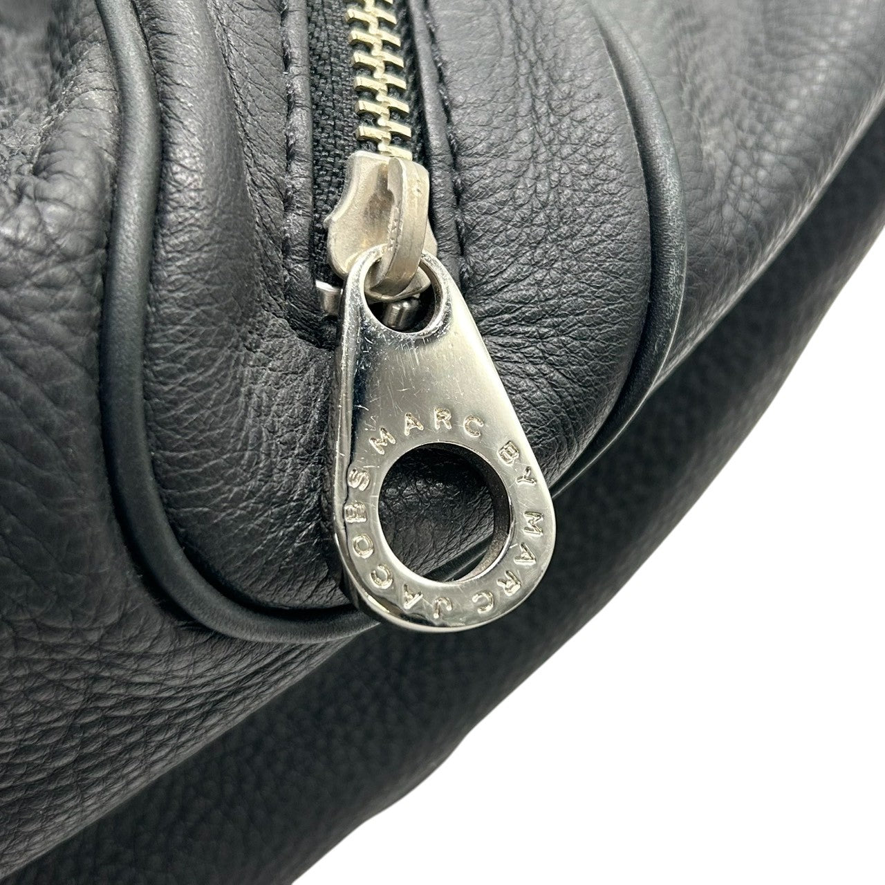 美品 マークバイマークジェイコブス Dr.Q Groovee グルービー ハンドバッグ ボストンバッグ レザー 本革 ブラック 黒 シルバー金具 肩掛け ワンショルダー 大容量 通勤 通学 鞄 カバン s57 Y2K 00s vintage
