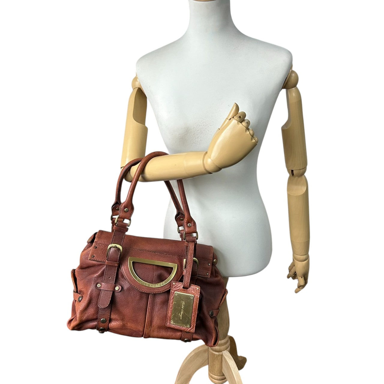 バイオレットハンガー Violet Hanger ハンドバッグ トートバッグ レザー 本革 ブラウン 茶 ゴールド金具 プレートチャーム付 スタッズ Dリング レディース マチ広 収納力 廃盤 希少 レア レトロ ビンテージ調 鞄 カバン s46