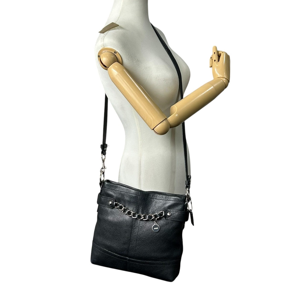 コーチ COACH デイジー F18863 ショルダーバッグ ハンドバッグ 2WAY 斜め掛け可 レザー 本革 ブラック 黒 チェーン チャーム付 シルバー金具 レディース 肩掛け ワンショルダー カジュアル 通勤 通学 鞄 カバン s46