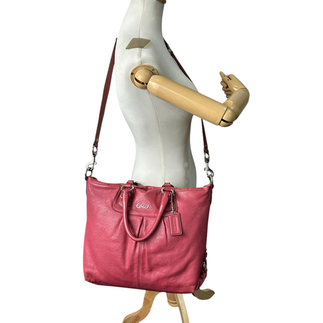 コーチ COACH アシュレイ Ashley F15444 2WAY ショルダーバッグ ハンドバッグ トートバッグ 斜め掛け可 レザー 本革 ピンク ローズ シルバー金具 筆記体ロゴ レディース 肩掛け ワンショルダー 華やか フェミニン 鞄 カバン s46
