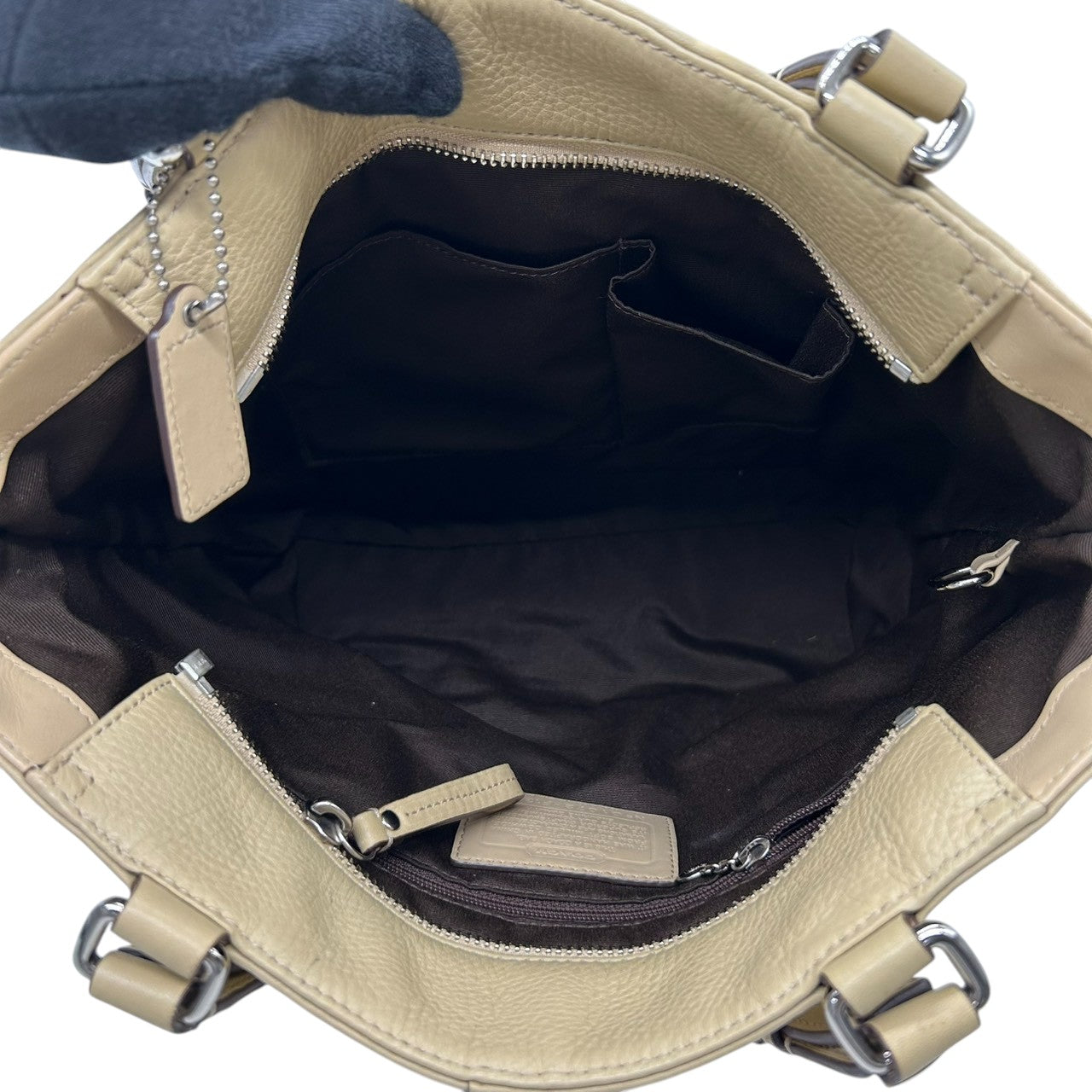 美品 コーチ COACH ブリーカー F13089 トートバッグ ショルダーバッグ レザー 本革 ベージュ クリーム アイボリー 肩掛け ワンショルダー A4収納可 シンプル エレガント バックル レディース 通勤 通学 鞄 カバン U7