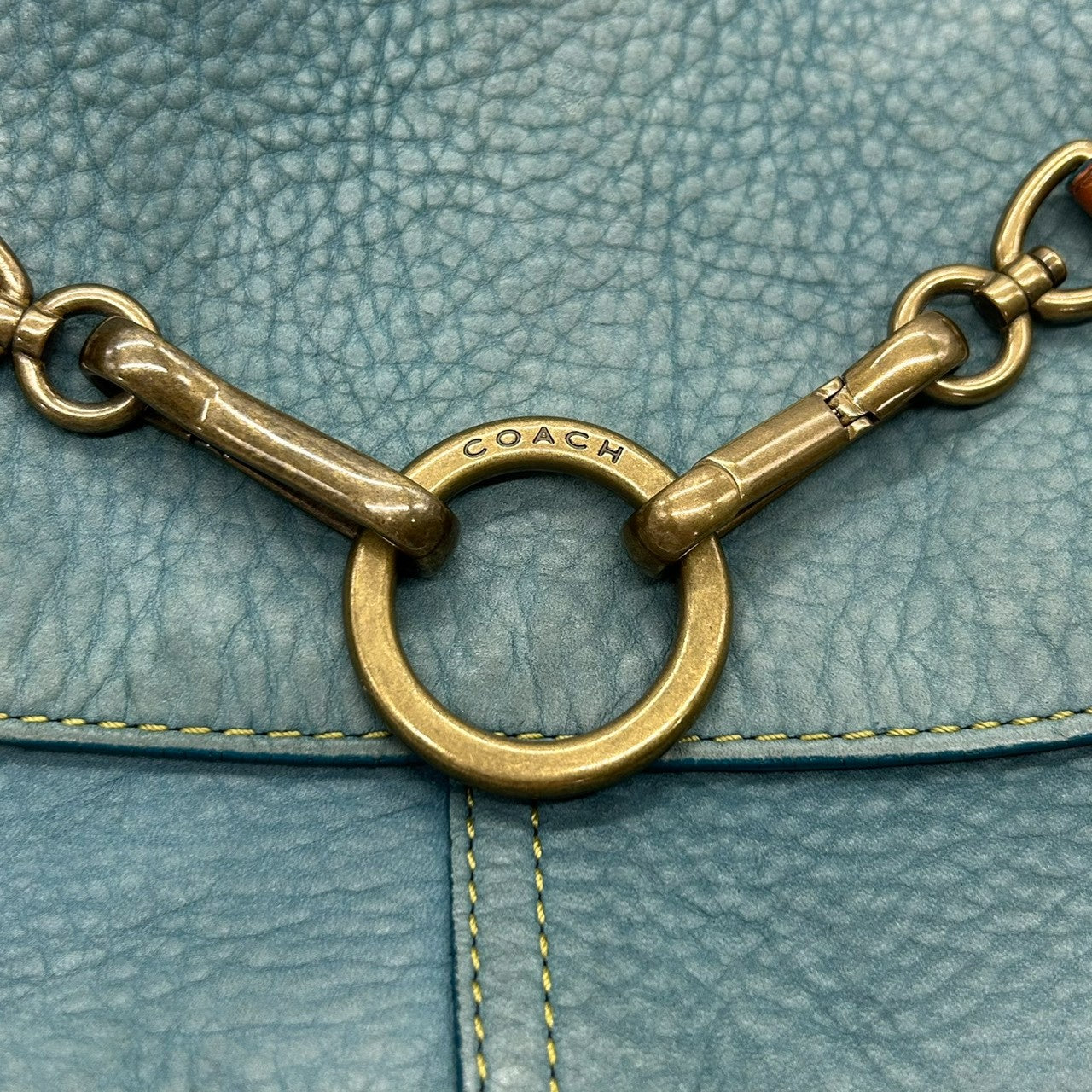 コーチ COACH 9387 ショルダーバッグ ワンショルダー ヌバック レザー 本革 ブルー ターコイズ 青 リング金具 チェーン 肩掛け ビンテージ レトロ 裏地ライムグリーン ネオンカラー レディース 鞄 カバン 希少 s38