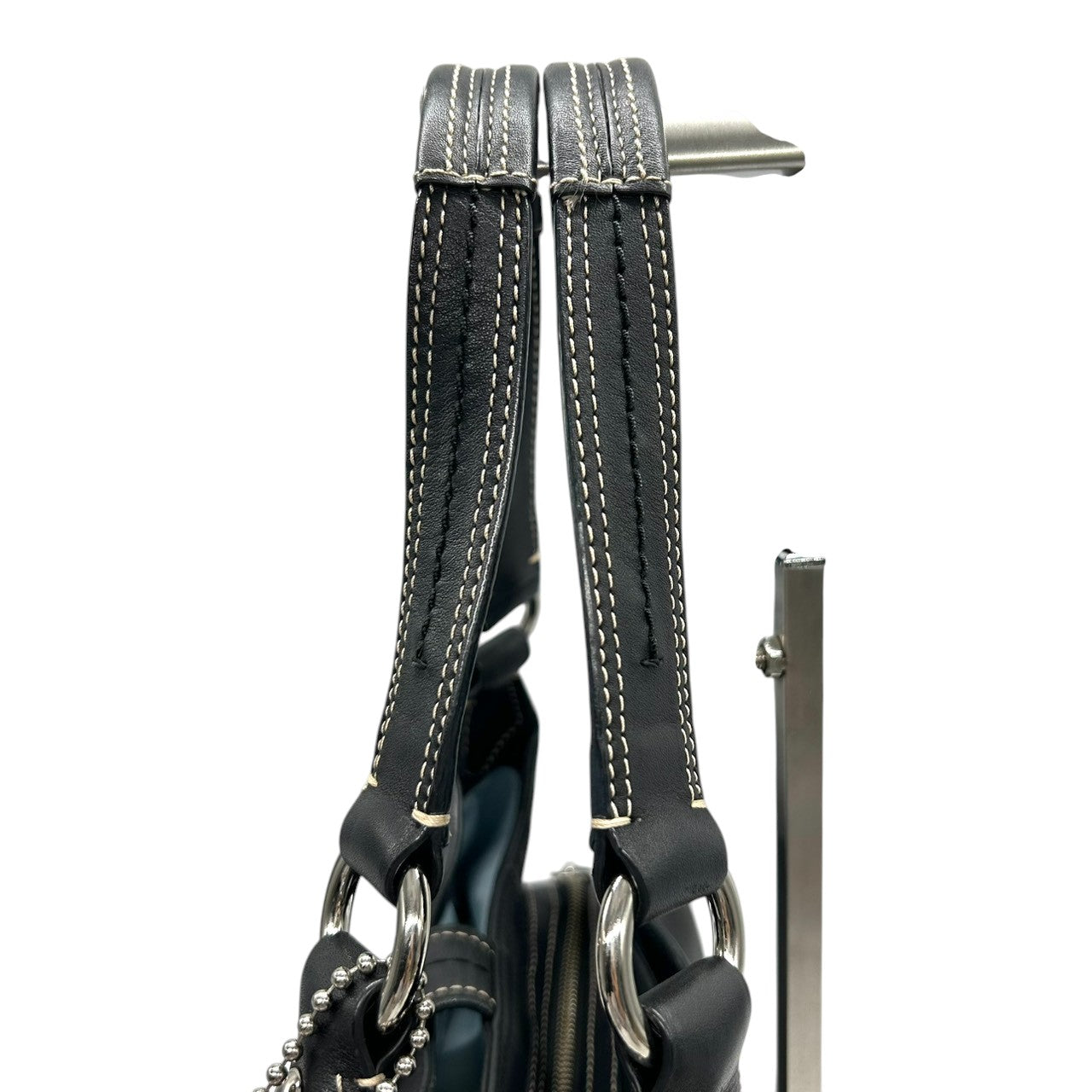 コーチ COACH ソーホー レザー ホーボー F15527 ショルダーバッグ ハンドバッグ 本革 ブラック 黒 ホワイトステッチ バックル ベルト シルバー金具 レディース 肩掛け ワンショルダー 通勤 通学 鞄 カバン エレガント s38