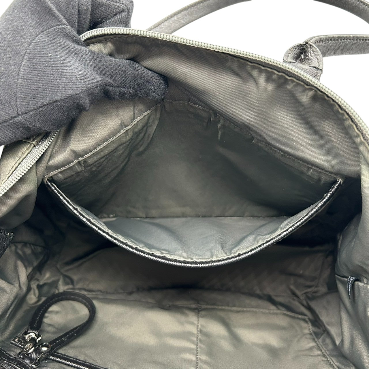 マイケルコース MICHAEL KORS トートバッグ ハンドバッグ ナイロン レザー カーキ オリーブ 深緑 黒 肩掛け ワンショルダー A4収納可 大容量 軽量 ロゴ パドロック 南京錠 チャーム レディース 通勤 通学 ビジネス 鞄 カバン s38