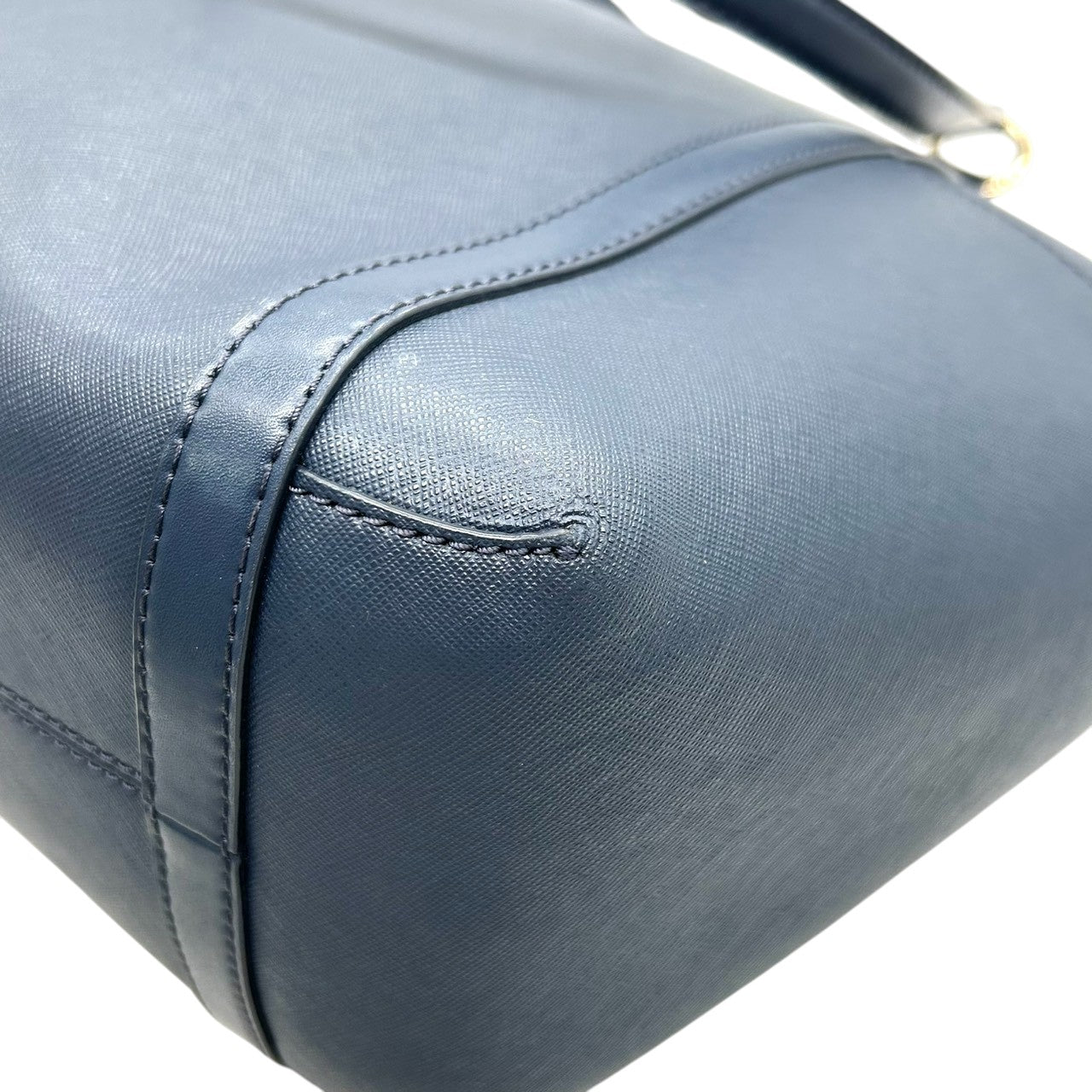 マイケルコース MICHAEL KORS トートバッグ ショルダーバッグ 肩掛け PVC サフィアーノ調 ネイビー 紺 MKロゴ チャーム タッセル A4収納可 大容量 通勤 通学 ビジネス シンプル 機能的 レディース 鞄 カバン s38