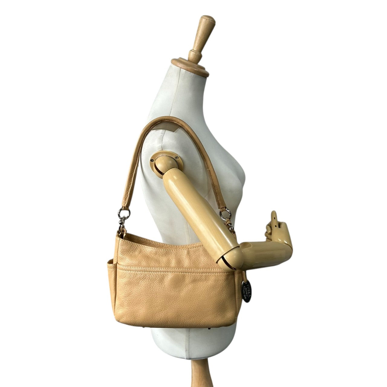 フルラ FURLA ANAコラボ 2WAY ショルダーバッグ ハンドバッグ 斜め掛け可 レザー 本革 シボ革 ベージュ キャメル シルバー金具 チャーム付 レディース 肩掛け ワンショルダー ポケット多数 希少 限定 鞄 カバン 通勤 通学 s52