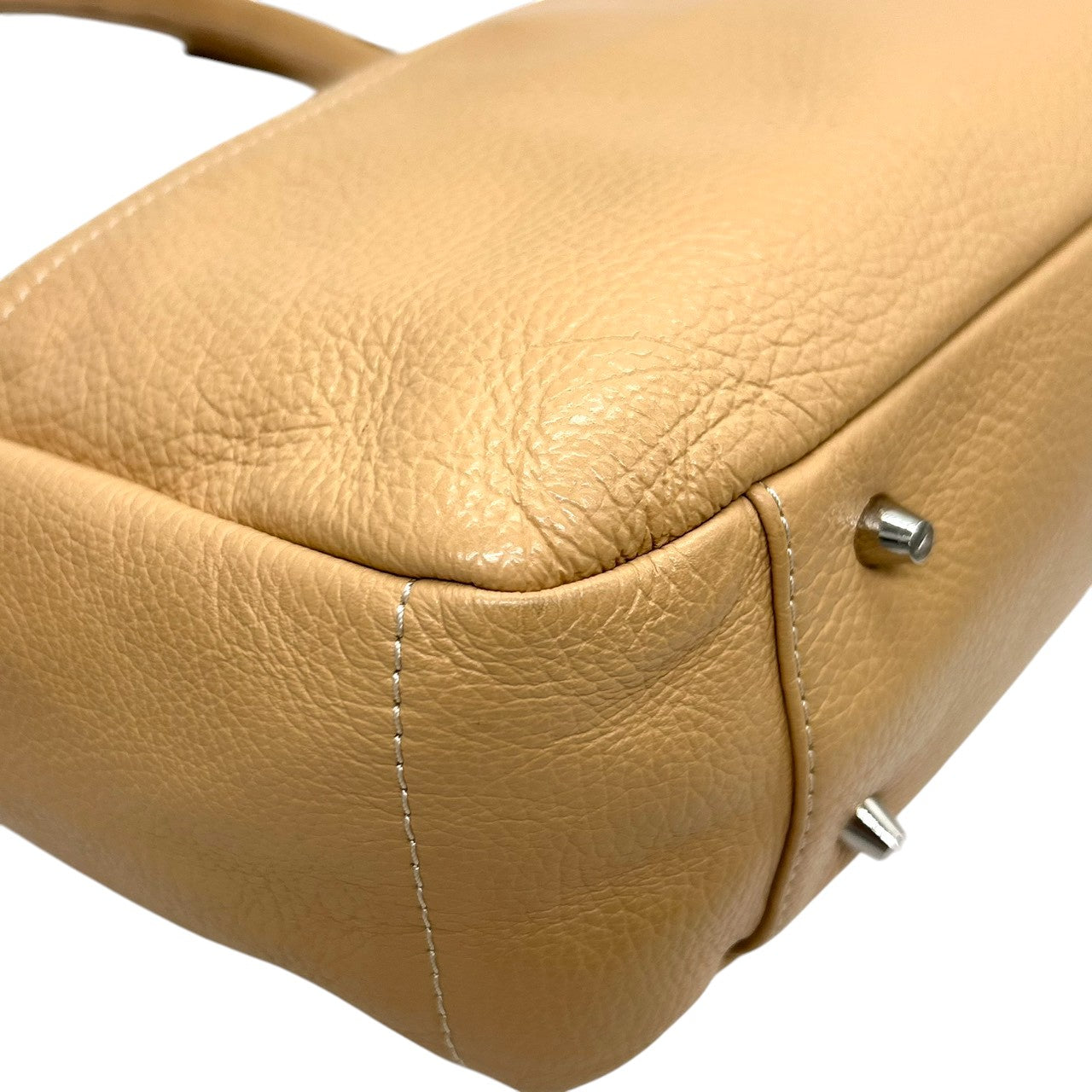 フルラ FURLA ANAコラボ 2WAY ショルダーバッグ ハンドバッグ 斜め掛け可 レザー 本革 シボ革 ベージュ キャメル シルバー金具 チャーム付 レディース 肩掛け ワンショルダー ポケット多数 希少 限定 鞄 カバン 通勤 通学 s52