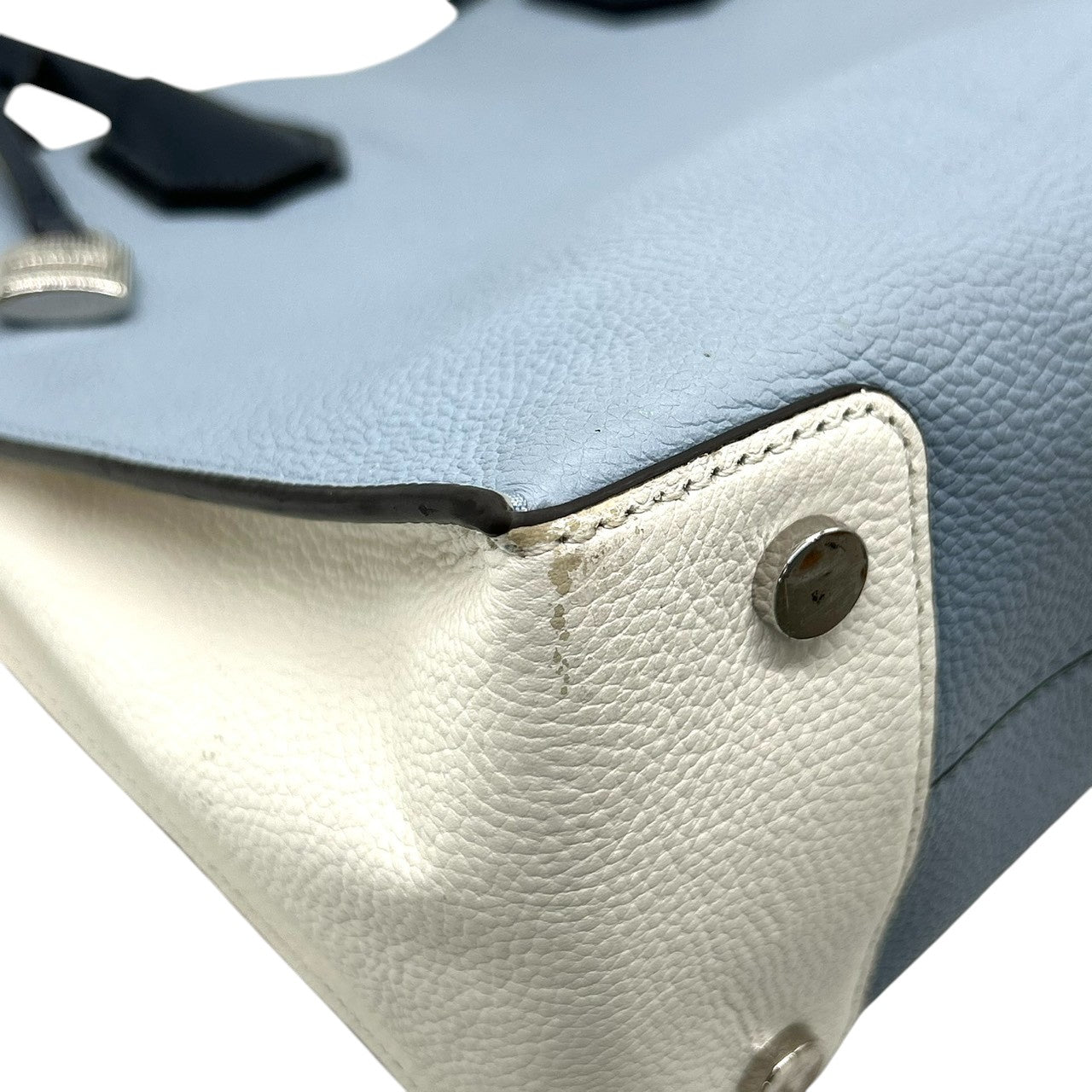 マイケルコース MICHAEL KORS マーサー Mercer トートバッグ ハンドバッグ レザー 本革 ペブルドレザー ライトブルー 水色 ホワイト 白 パドロック チャーム付 自立可 レディース 鞄 カバン 通勤 通学 s52