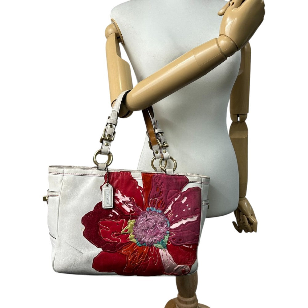 コーチ COACH トートバッグ ワンショルダー ハンプトンズ ウィークエンド パッチワーク フラワー 花柄 アップリケ レザー スエード ホワイト マルチカラー 10509 レディース 希少 レア ヴィンテージ s74