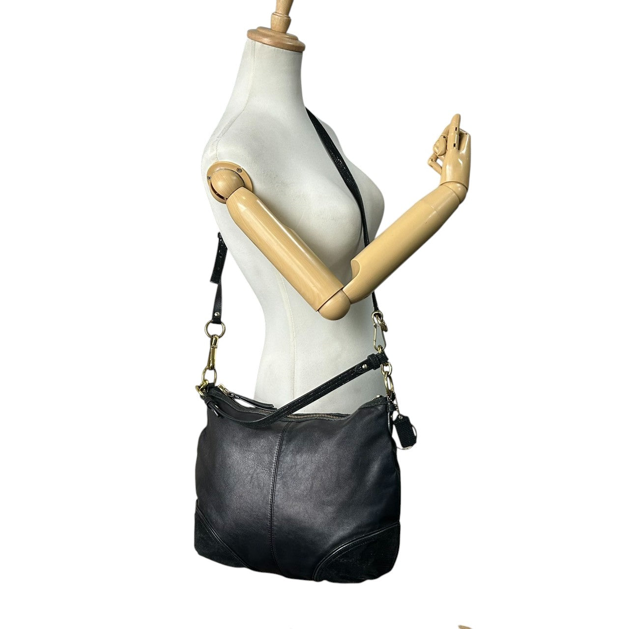 【美品】コーチ COACH ショルダーバッグ ワンショルダー ホーボー 2WAY 斜め掛け可 F21967 レザー 本革 ブラック 黒 ゴールド金具 レディース 通勤 通学 シンプル エレガント s74