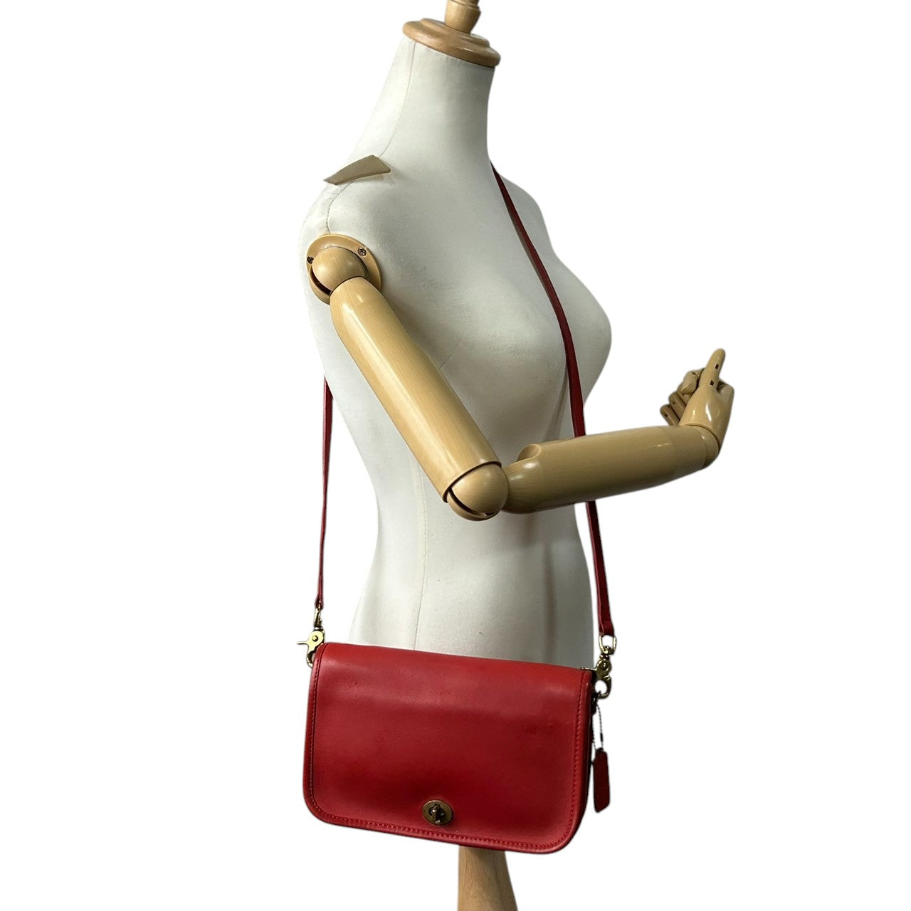 美品 希少 オールドコーチ OLD COACH 6866 USA製 ショルダーバッグ ポシェット クラッチバッグ 2WAY 斜め掛け可 グラブタンレザー 本革 レッド 赤 ターンロック ビンテージ クラシック レトロ レディース 鞄 s12