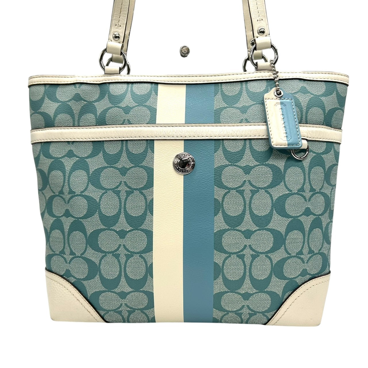 美品 コーチ COACH ヘリテージ ストライプ F14477 トートバッグ ショルダーバッグ 肩掛け PVC レザー シグネチャー 水色 ライトブルー 白 ホワイト A4収納可 レディース チャーム付 爽やか 通勤 通学 鞄 カバン s22