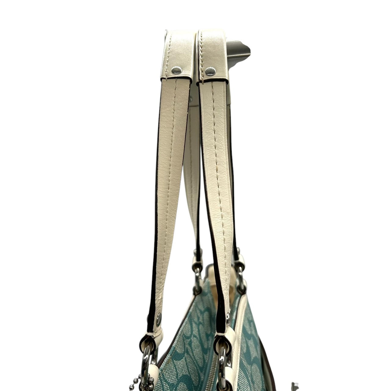 美品 コーチ COACH ヘリテージ ストライプ F14477 トートバッグ ショルダーバッグ 肩掛け PVC レザー シグネチャー 水色 ライトブルー 白 ホワイト A4収納可 レディース チャーム付 爽やか 通勤 通学 鞄 カバン s22