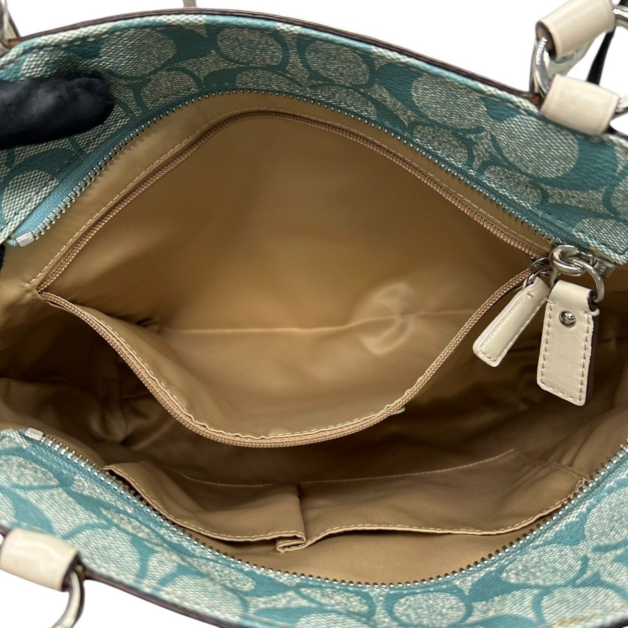 美品 コーチ COACH ヘリテージ ストライプ F14477 トートバッグ ショルダーバッグ 肩掛け PVC レザー シグネチャー 水色 ライトブルー 白 ホワイト A4収納可 レディース チャーム付 爽やか 通勤 通学 鞄 カバン s22