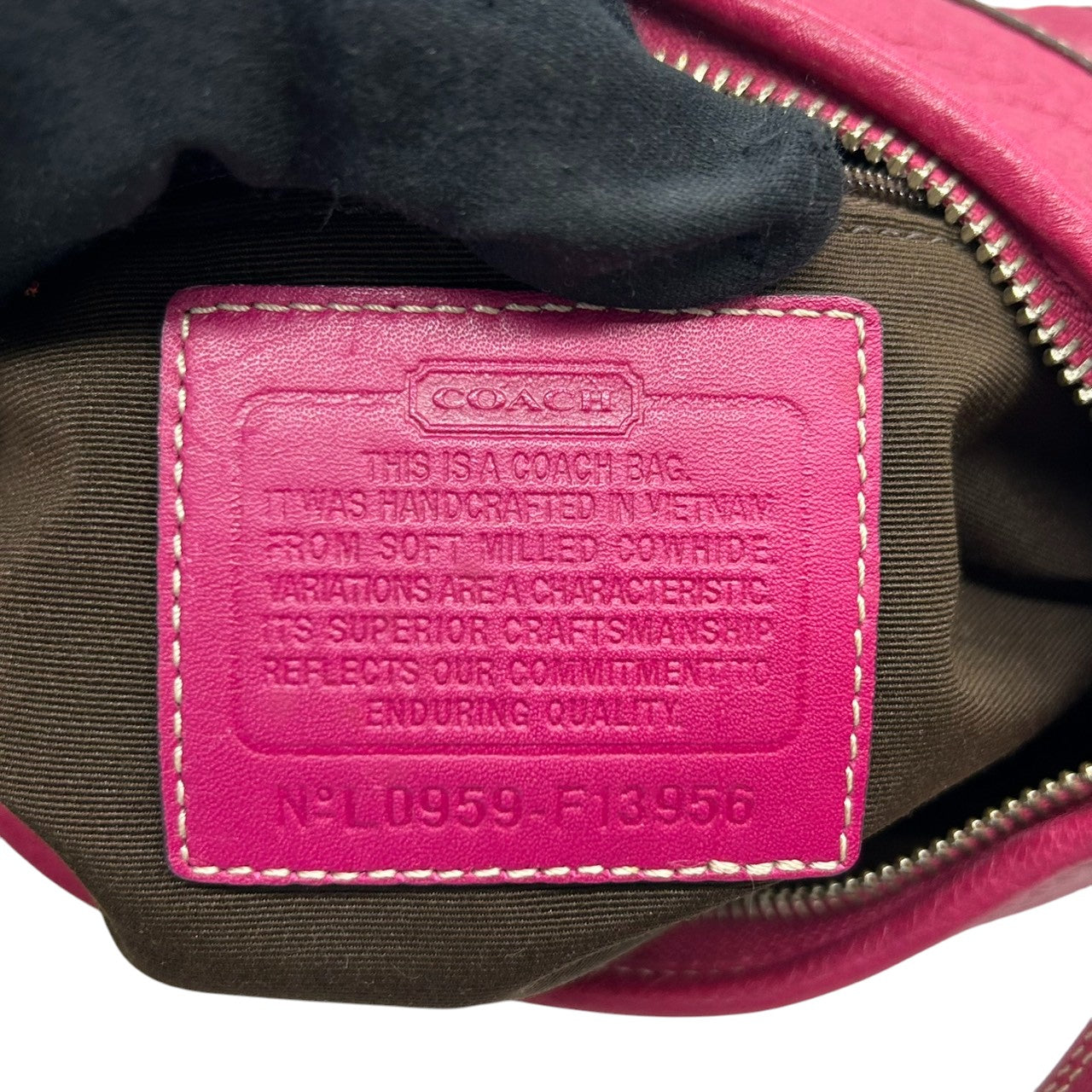 美品 コーチ COACH パーカー レザー ホーボー F13956 ショルダーバッグ ワンショルダー 本革 ピンク パープル フューシャ ターンロック シルバー金具 ステッチ レディース 肩掛け 鞄 カバン 鮮やか 差し色 アクセントカラー お出かけ s22