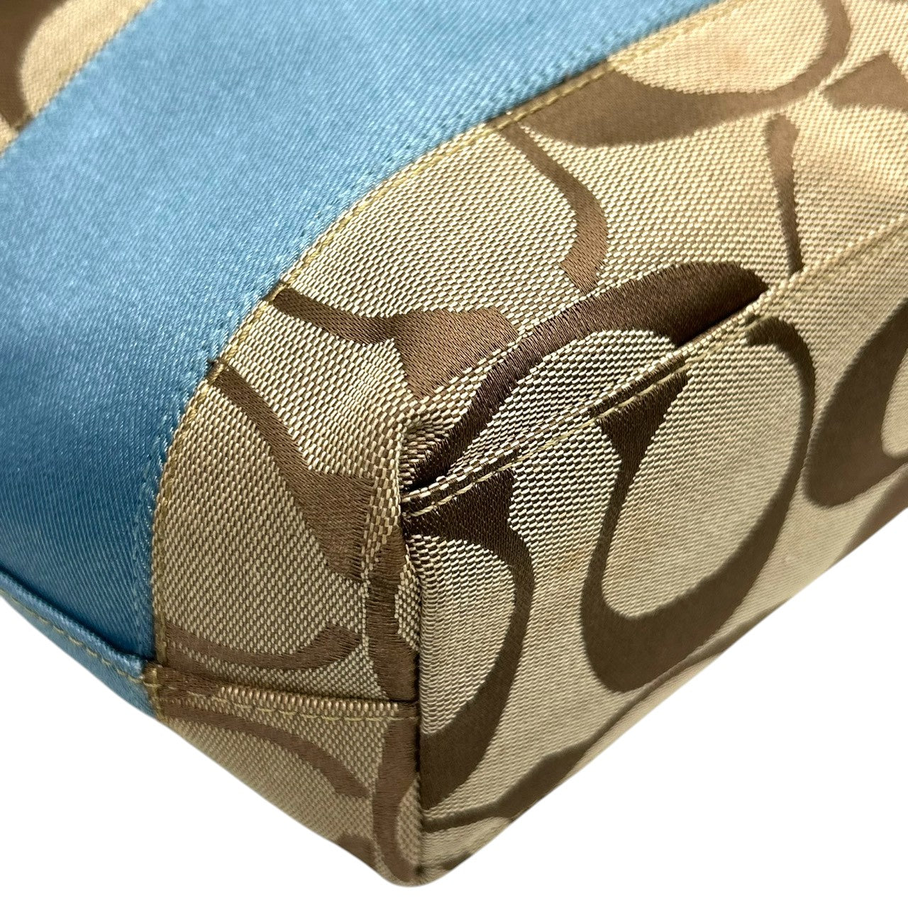 美品 コーチ COACH ヘリテージ ストライプ F14443 トートバッグ ショルダーバッグ 肩掛け キャンバス レザー シグネチャー 水色 ライトブルー 白 ホワイト A4収納可 レディース チャーム付 爽やか 通勤 通学 鞄 カバン s22