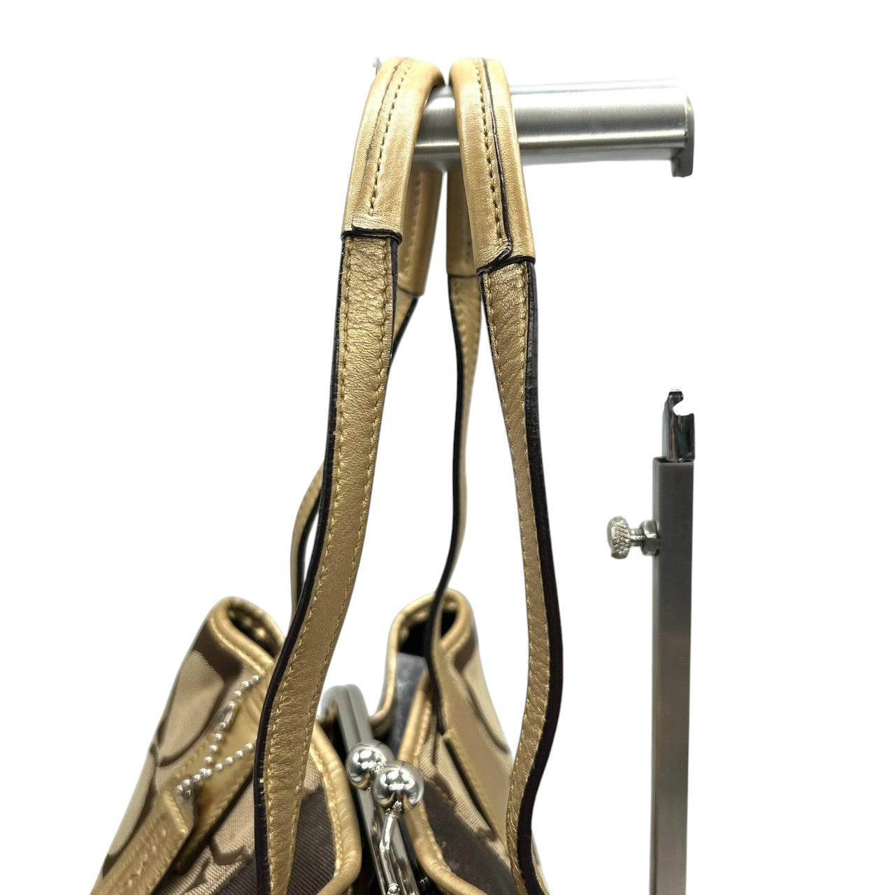 コーチ COACH シグネチャー ストライプ フレーム キャリーオール F13533 トートバッグ ショルダーバッグ ワンショルダー がま口 キスロック キャンバス レザー 本革 カーキ ブラウン ゴールド 肩掛け A4収納可 レディース 鞄 カバン s18