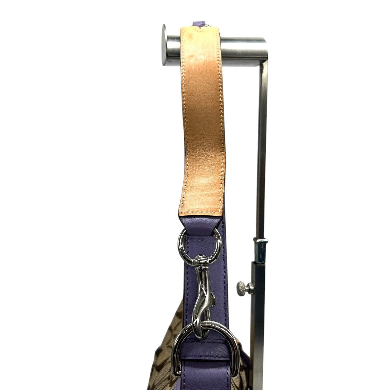 美品 コーチ COACH シグネチャー 1487 ショルダーバッグ ハンドバッグ 2WAY 斜め掛け可 キャンバス スエード レザー 本革 ベージュ パープル 紫 ラベンダー バックル レディース 肩掛け ワンショルダー カジュアル 鞄 カバン s18