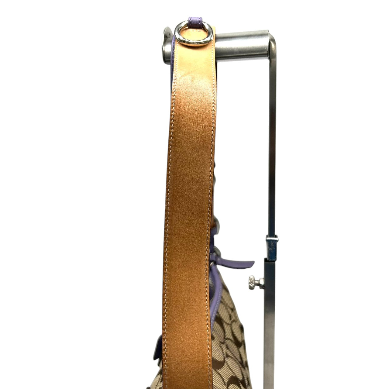 美品 コーチ COACH シグネチャー 1487 ショルダーバッグ ハンドバッグ 2WAY 斜め掛け可 キャンバス スエード レザー 本革 ベージュ パープル 紫 ラベンダー バックル レディース 肩掛け ワンショルダー カジュアル 鞄 カバン s18