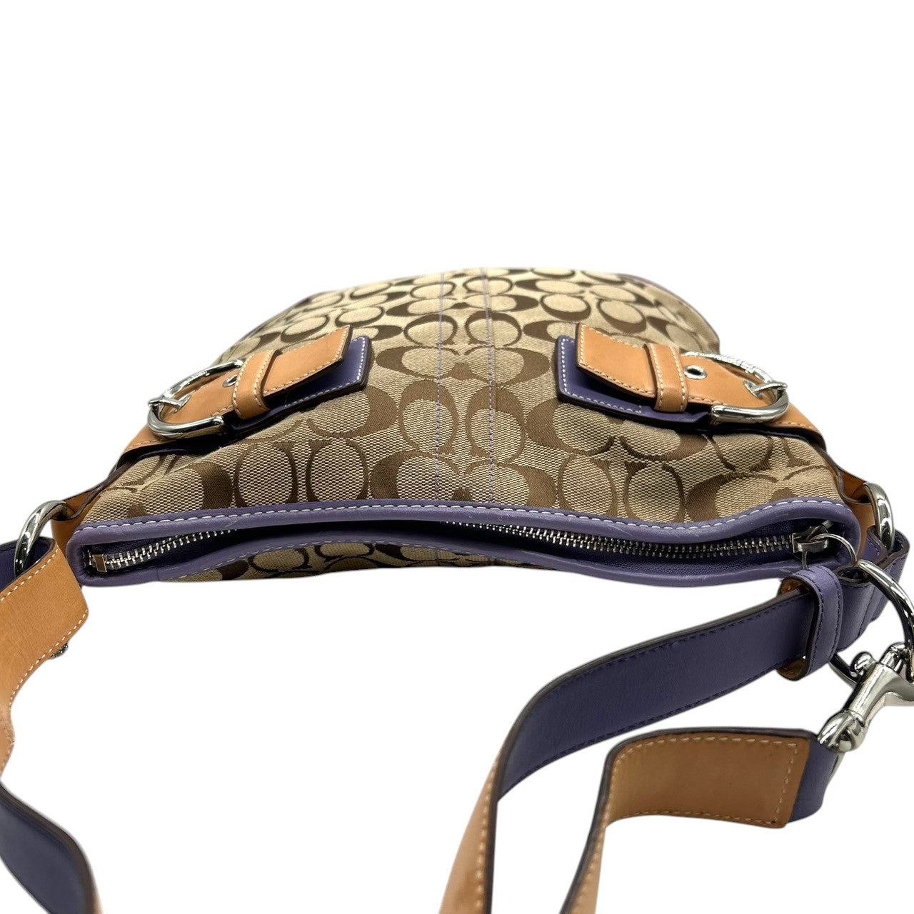 美品 コーチ COACH シグネチャー 1487 ショルダーバッグ ハンドバッグ 2WAY 斜め掛け可 キャンバス スエード レザー 本革 ベージュ パープル 紫 ラベンダー バックル レディース 肩掛け ワンショルダー カジュアル 鞄 カバン s18